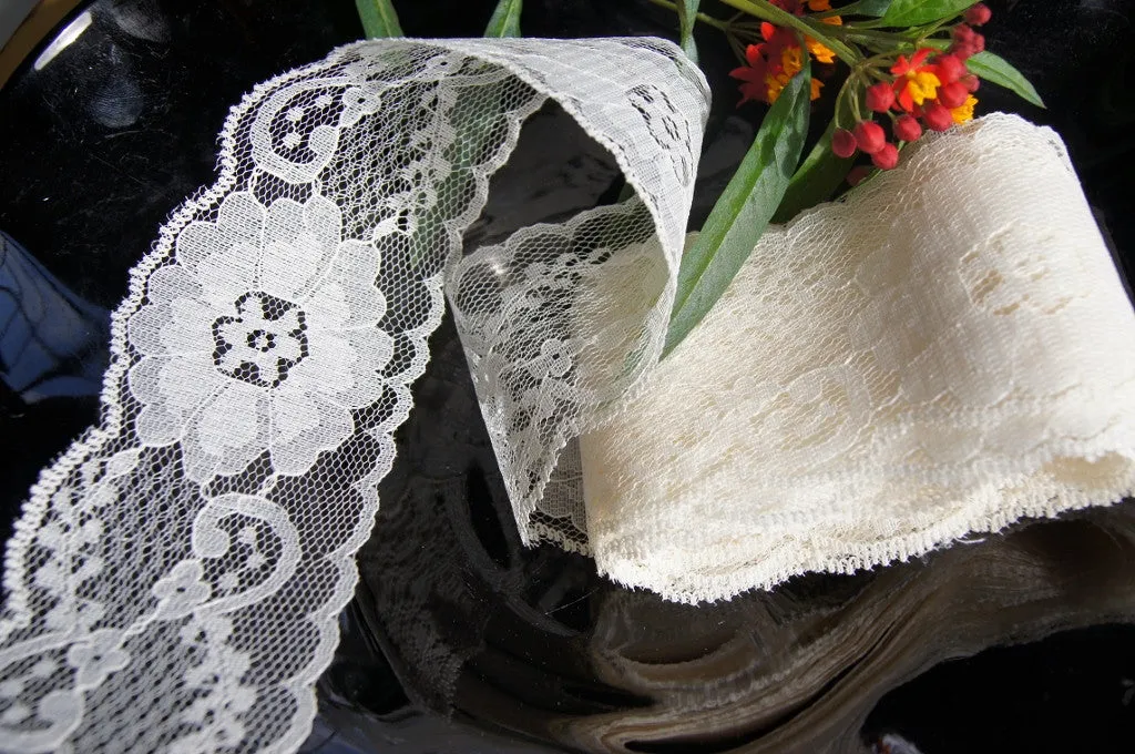 2½" Scalloped Flower Raschel Lace - Off White