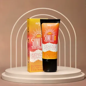 Aegte Sunlit Glow Strobe Sunscreen SPF 60   (Moisturizer   Highlighter) 30gm