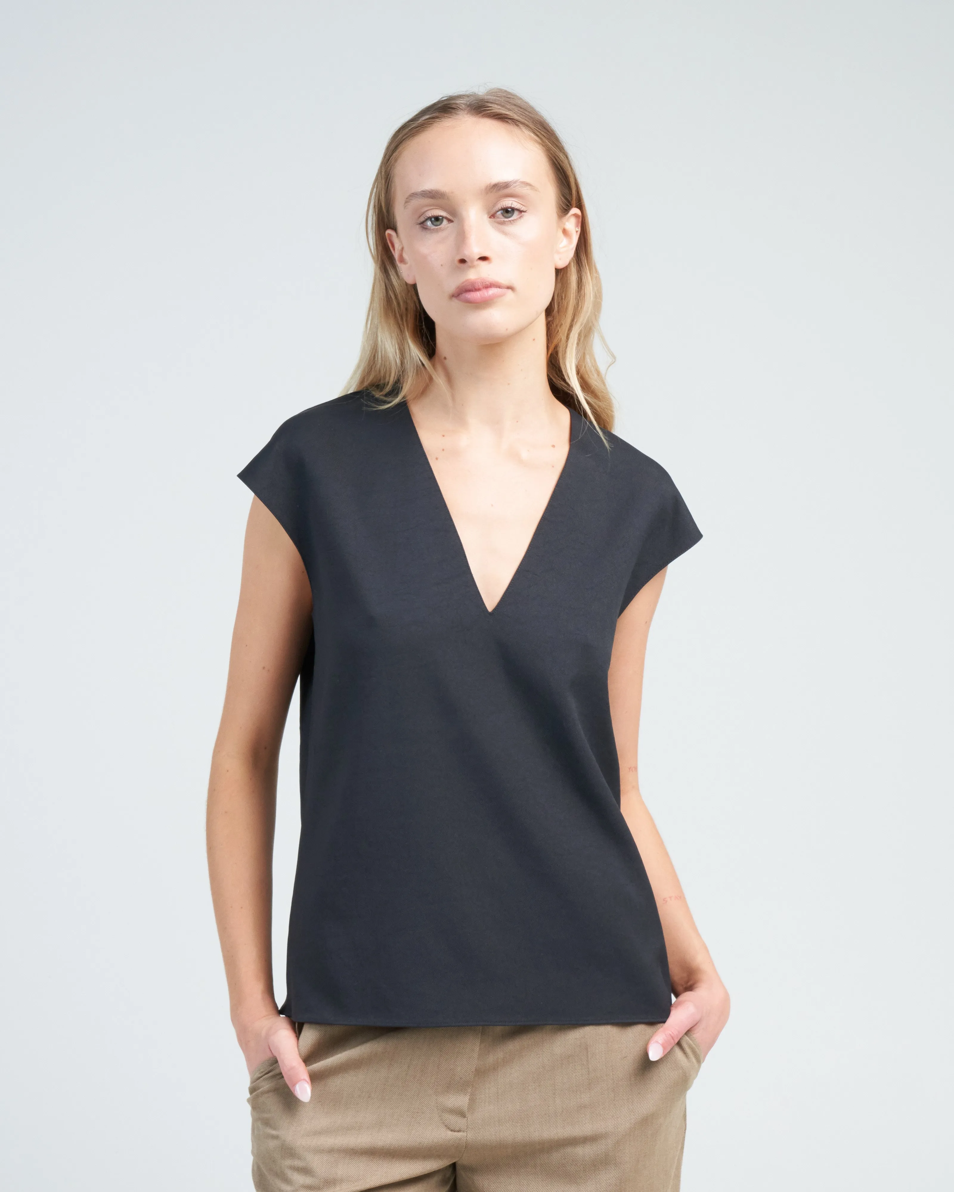 chalky drape handkerchief top - black