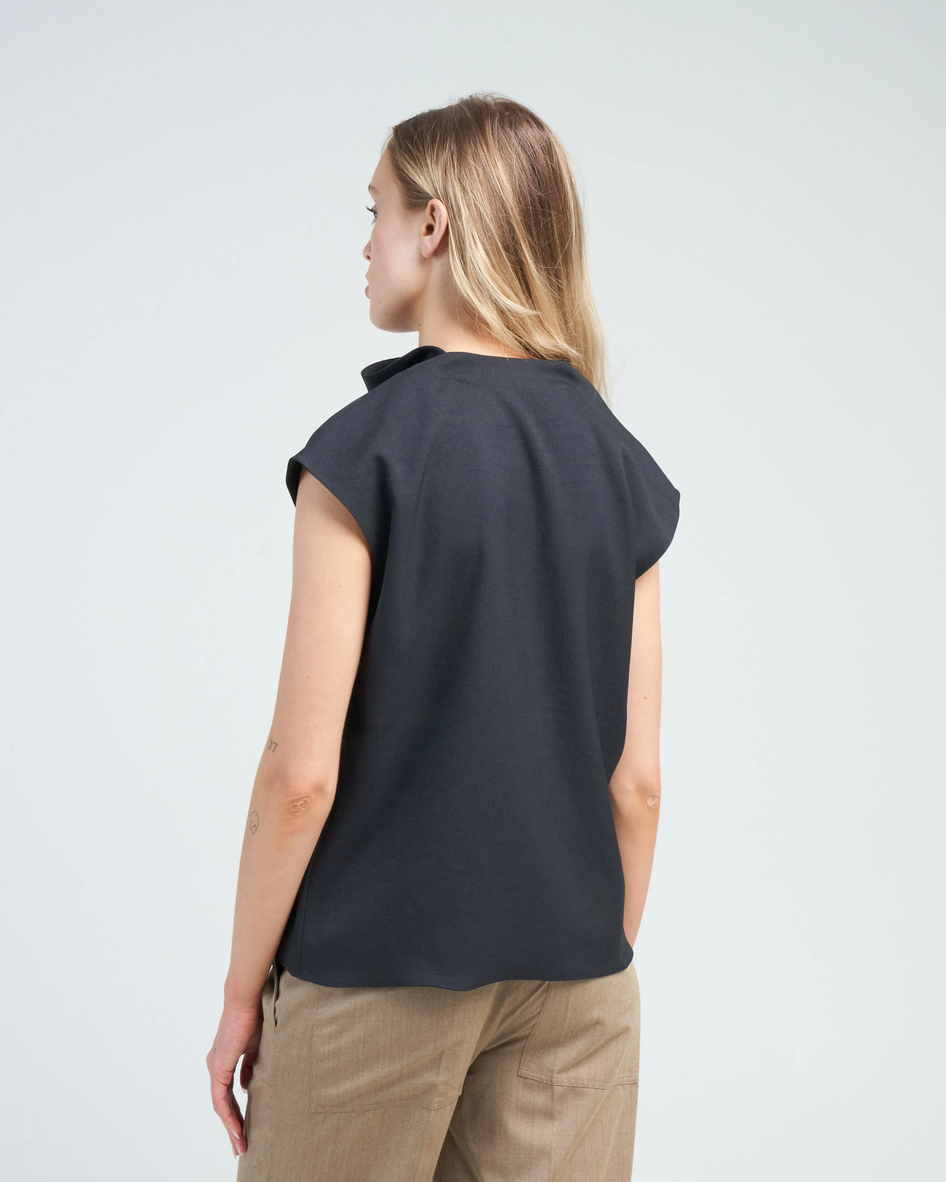 chalky drape handkerchief top - black