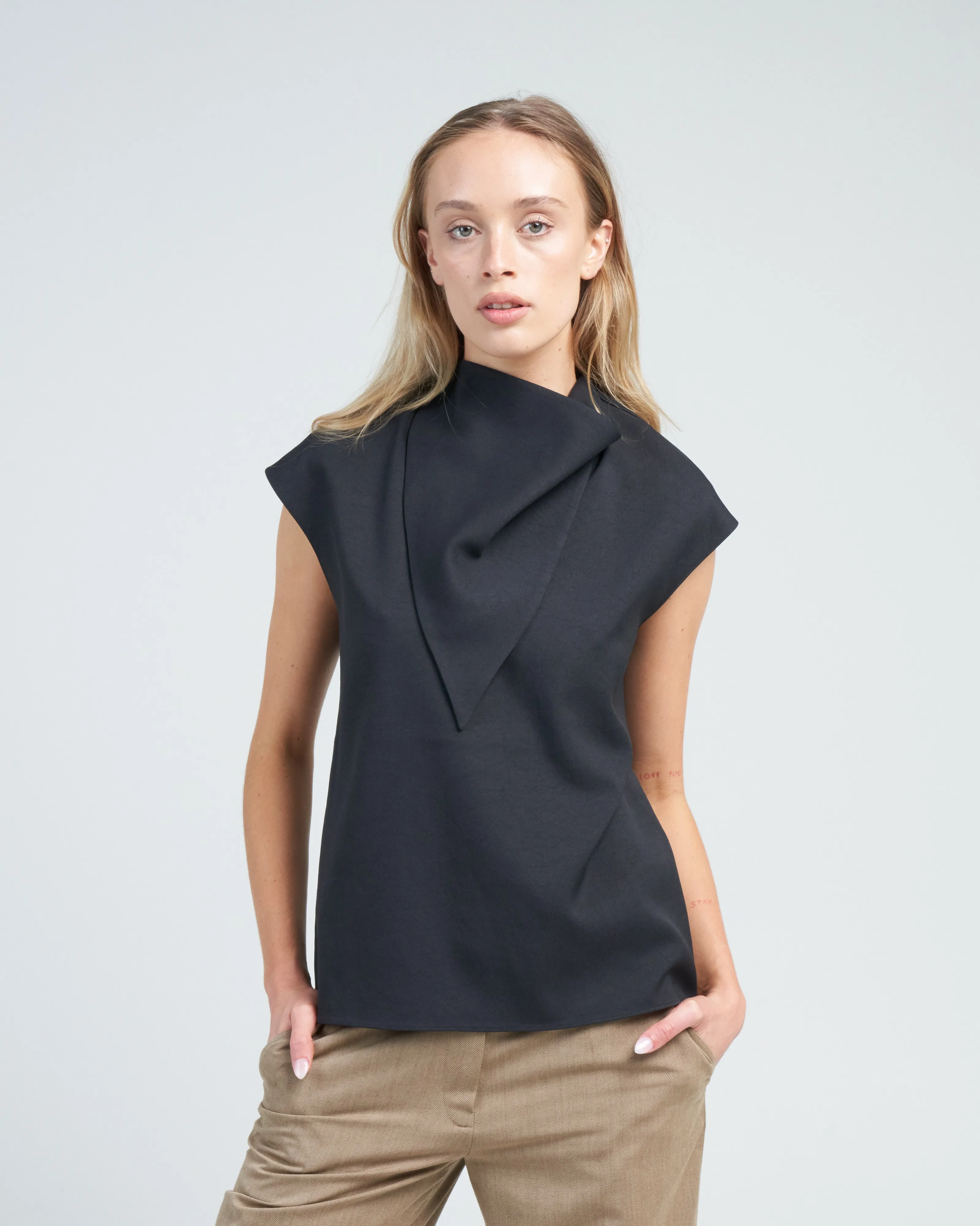 chalky drape handkerchief top - black
