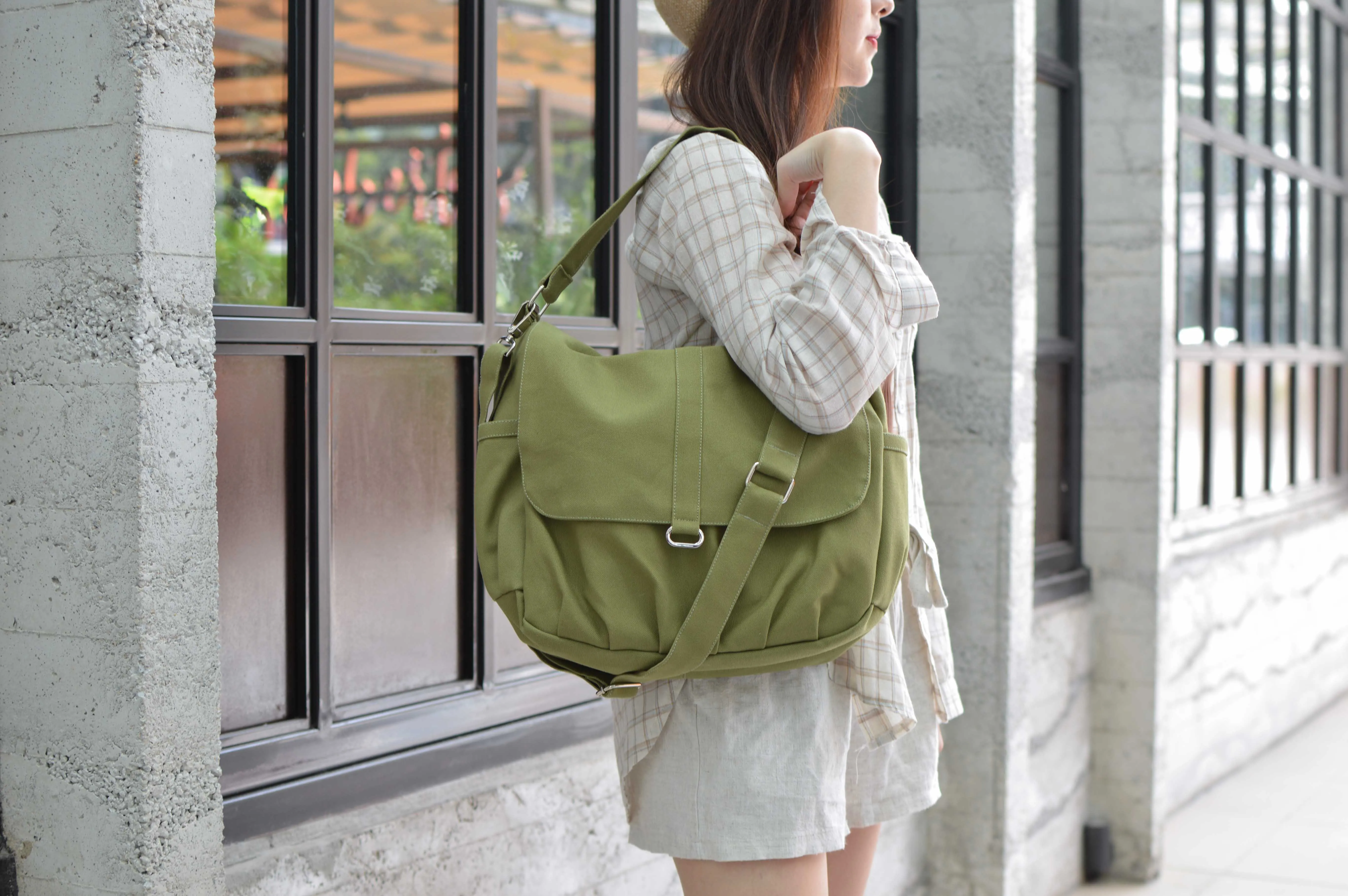 Daniel 18 Gray | Messenger Bag