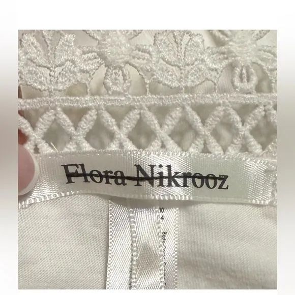 Flora Nikrooz Edie Daisy Crochet Lace Trim Short Robe Kimono Sleeve Tie Waist M