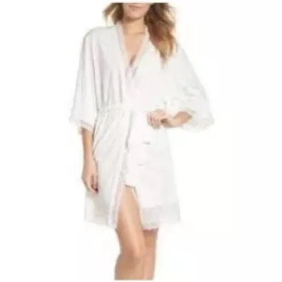 Flora Nikrooz Edie Daisy Crochet Lace Trim Short Robe Kimono Sleeve Tie Waist M