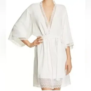 Flora Nikrooz Edie Daisy Crochet Lace Trim Short Robe Kimono Sleeve Tie Waist M