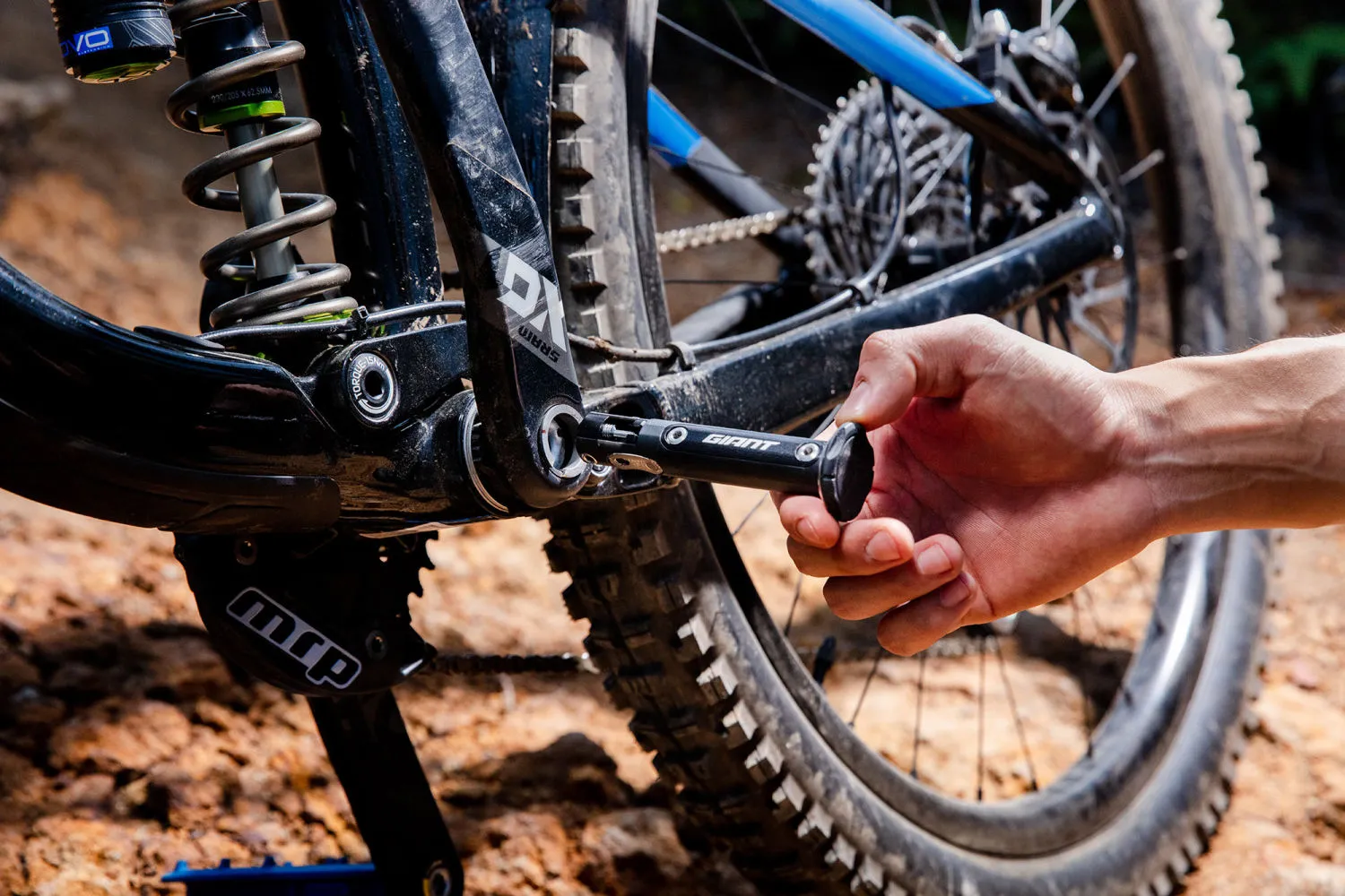 Giant Clutch Crank Core Storage
