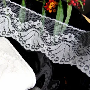 Ivory Scalloped Flower Edge Lace Trim 2¾"