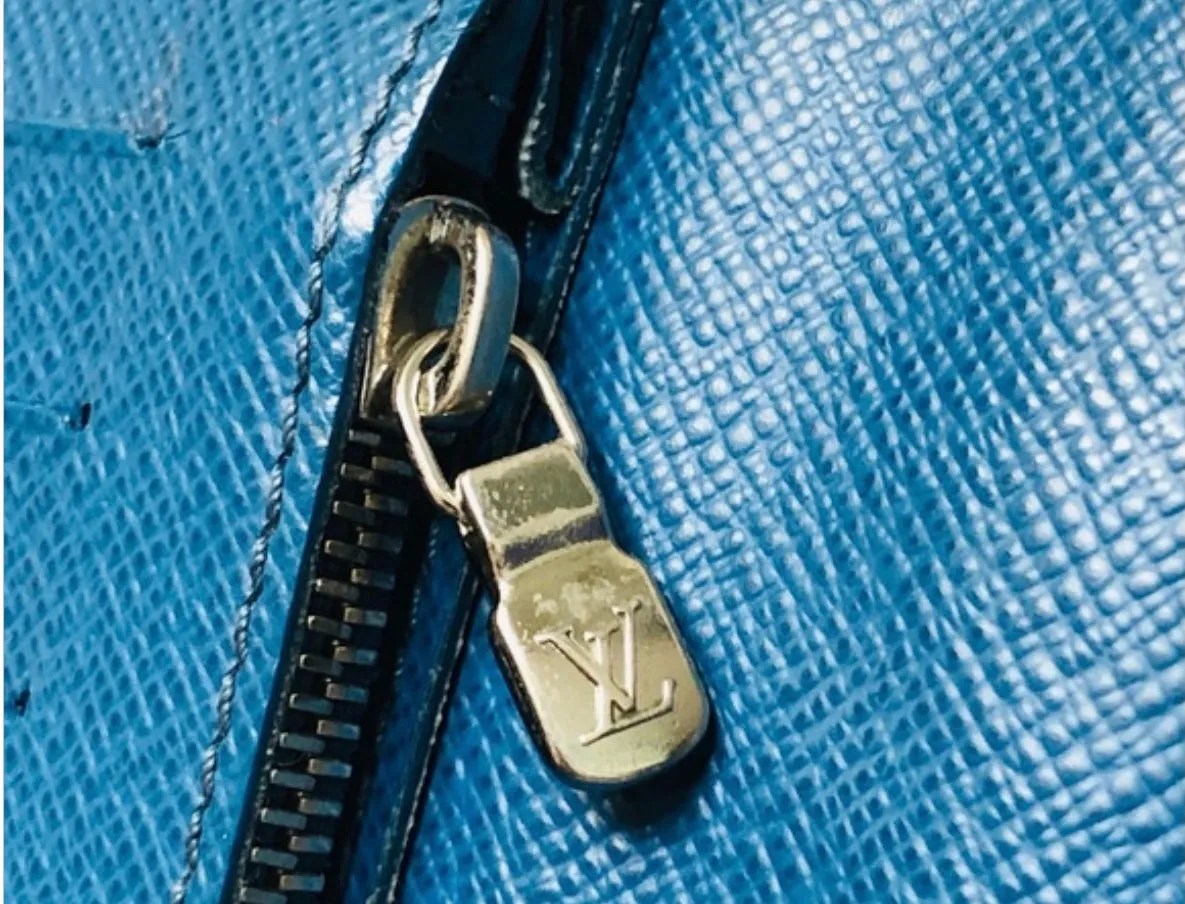 LOUIS VUITTON Epi Brazza Wallet Toledo Blue
