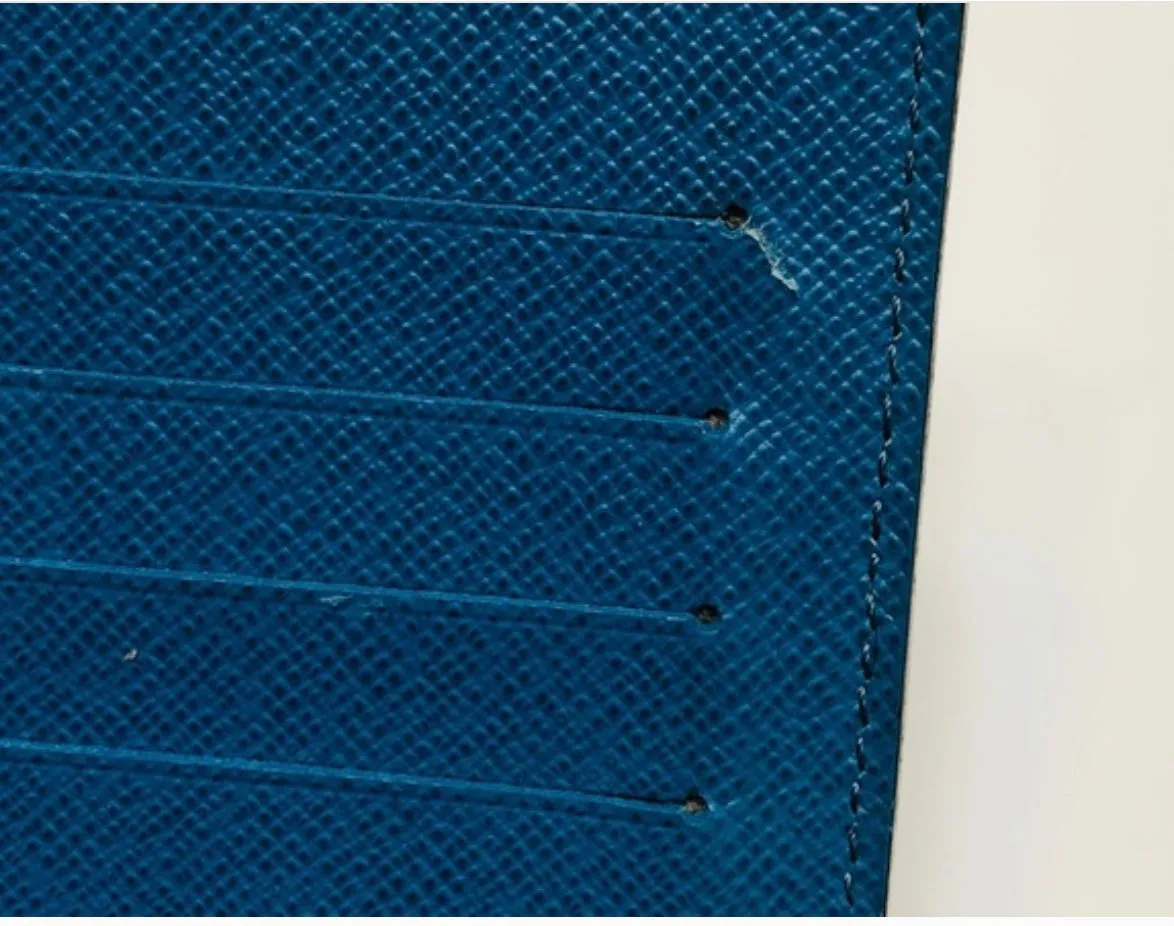 LOUIS VUITTON Epi Brazza Wallet Toledo Blue