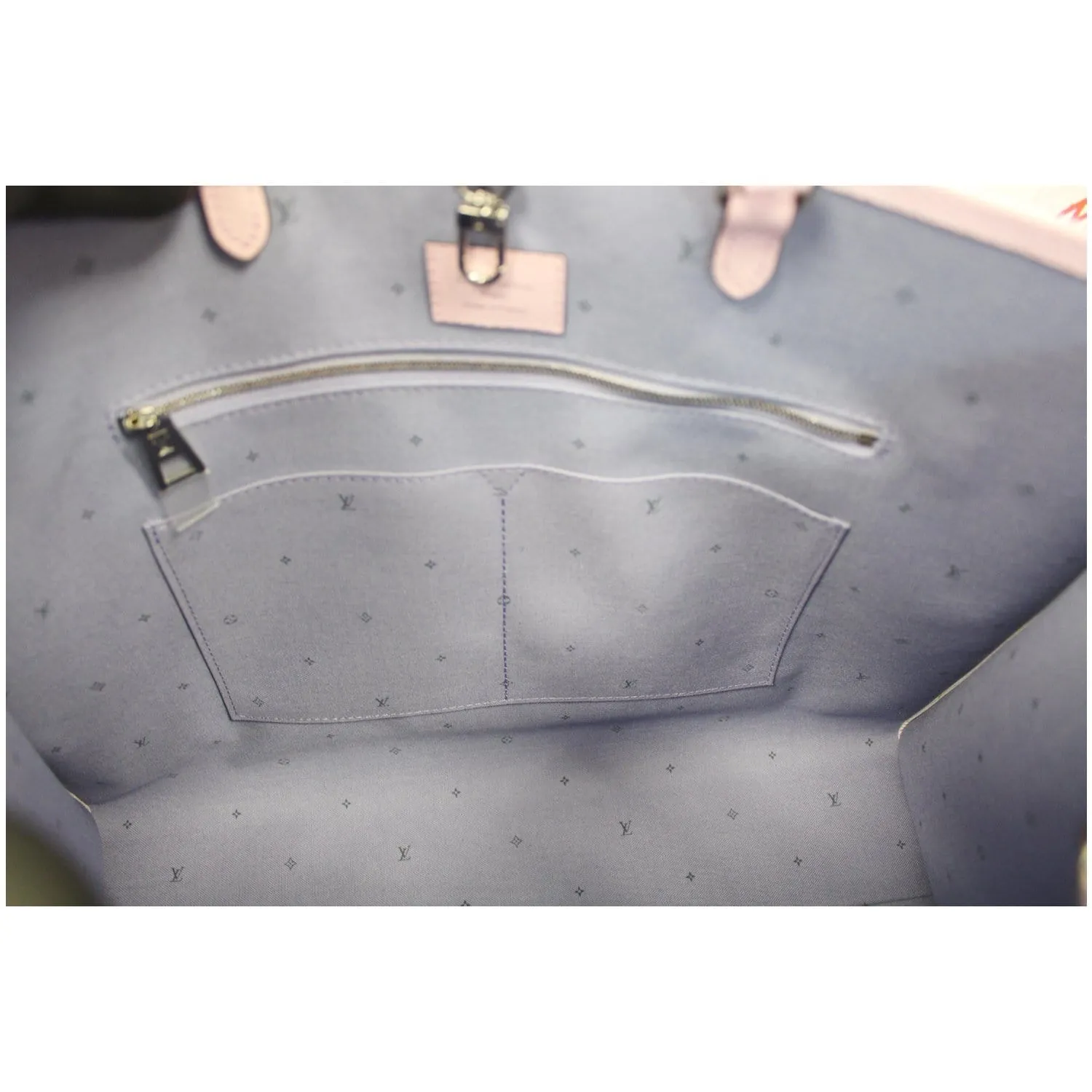LOUIS VUITTON Escale Onthego GM Monogram Shoulder Bag Pastel