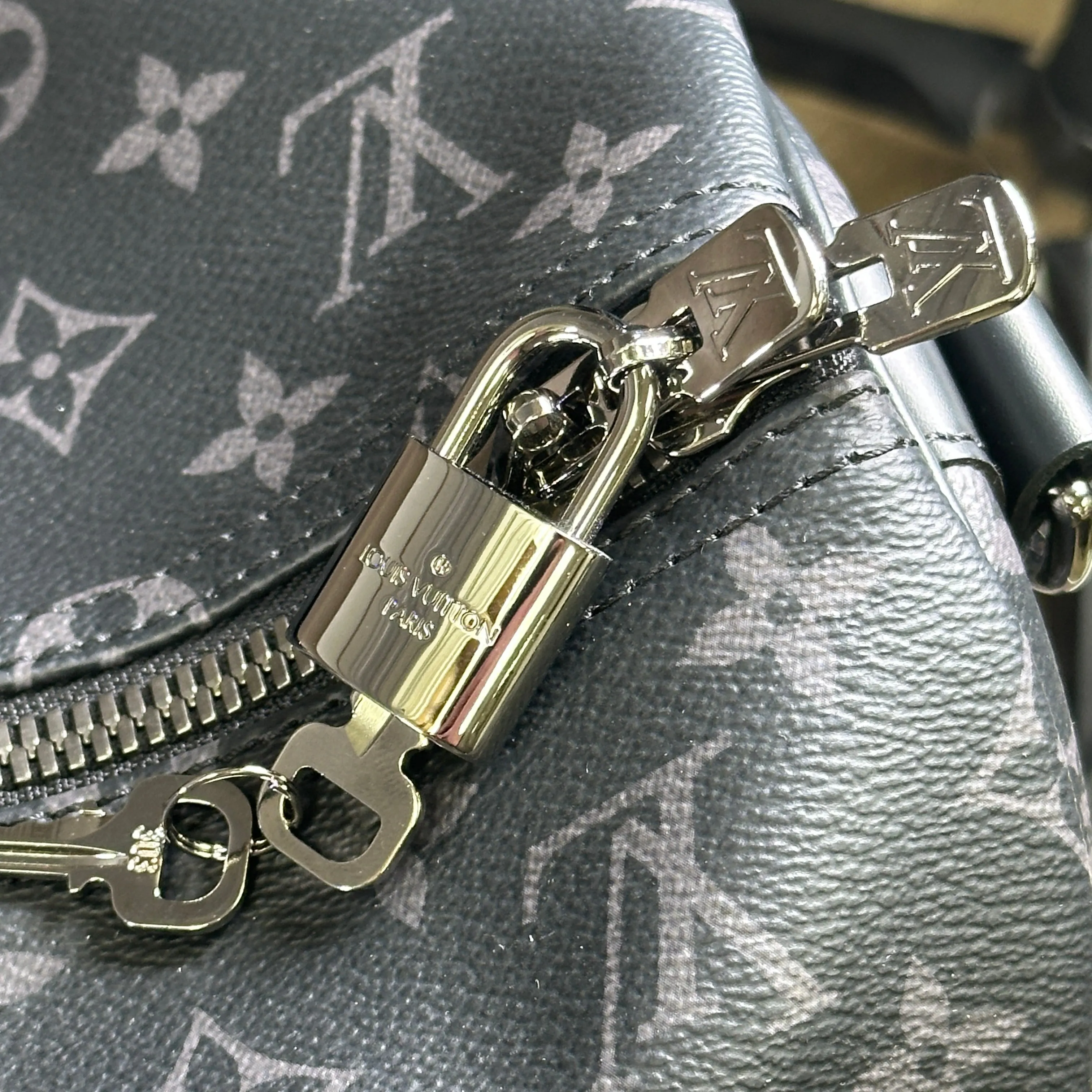 Louis Vuitton Keepall Bandoulière 55 - Monogram Eclipse