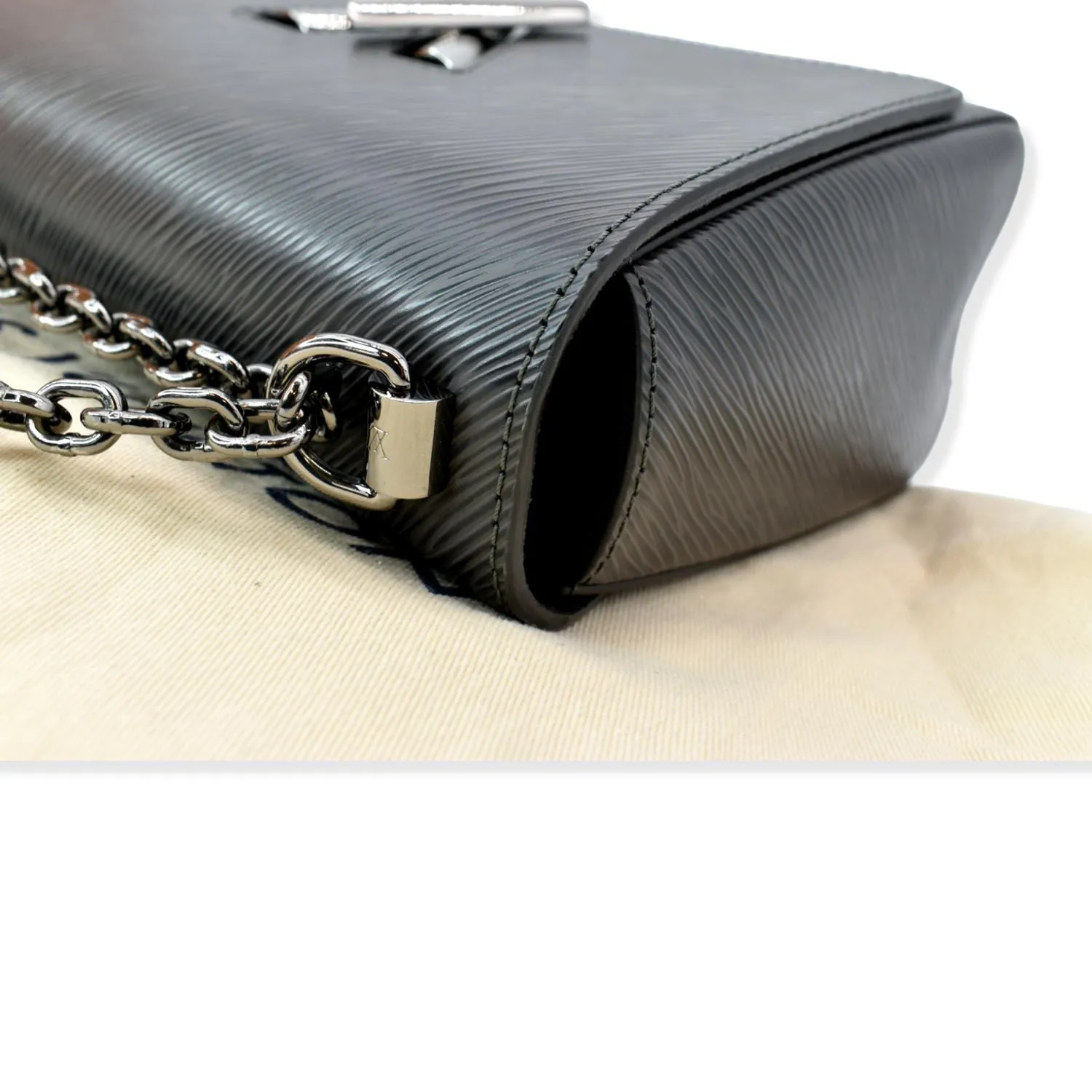 LOUIS VUITTON LV Twist MM Grained Epi Shoulder Bag Black