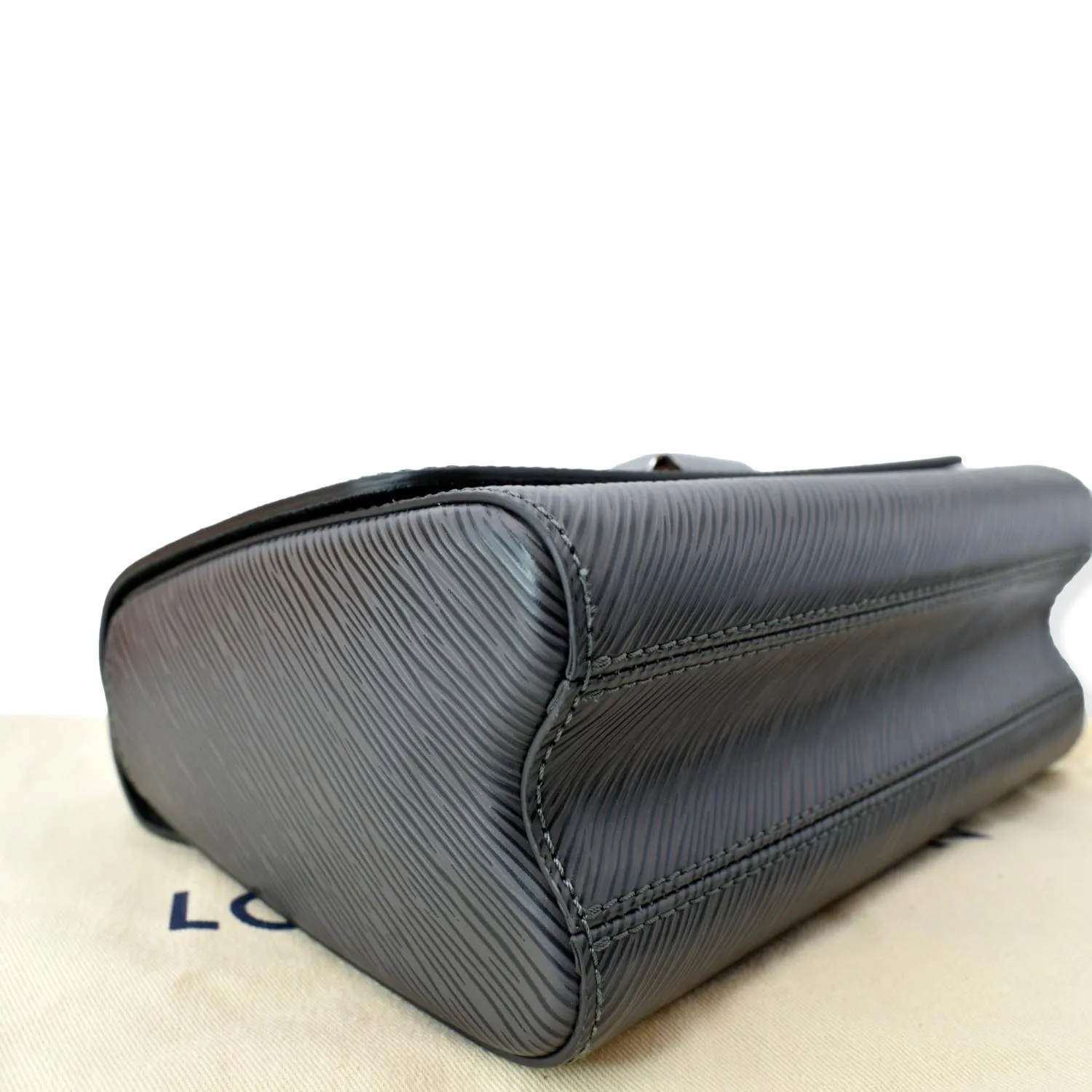 LOUIS VUITTON LV Twist MM Grained Epi Shoulder Bag Black
