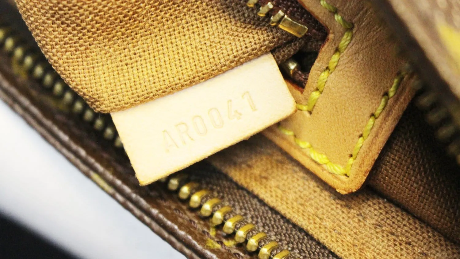 LOUIS VUITTON Monogram Canvas Trotteur Crossbody Bag