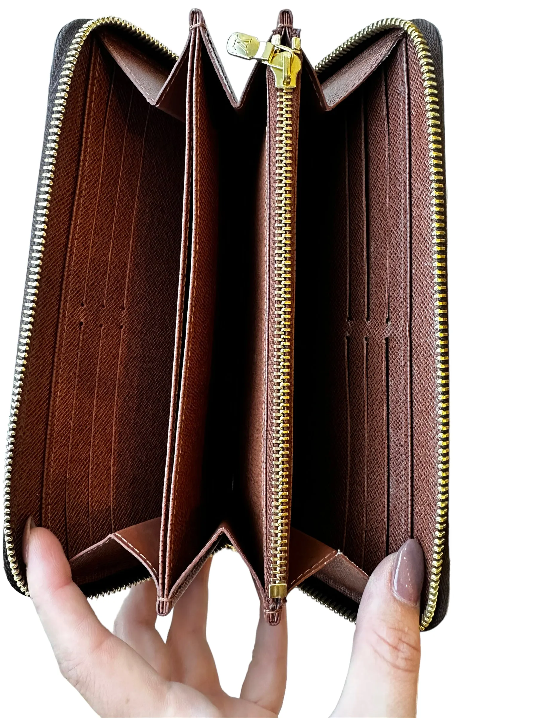 Louis Vuitton Monogram Zippy Wallet