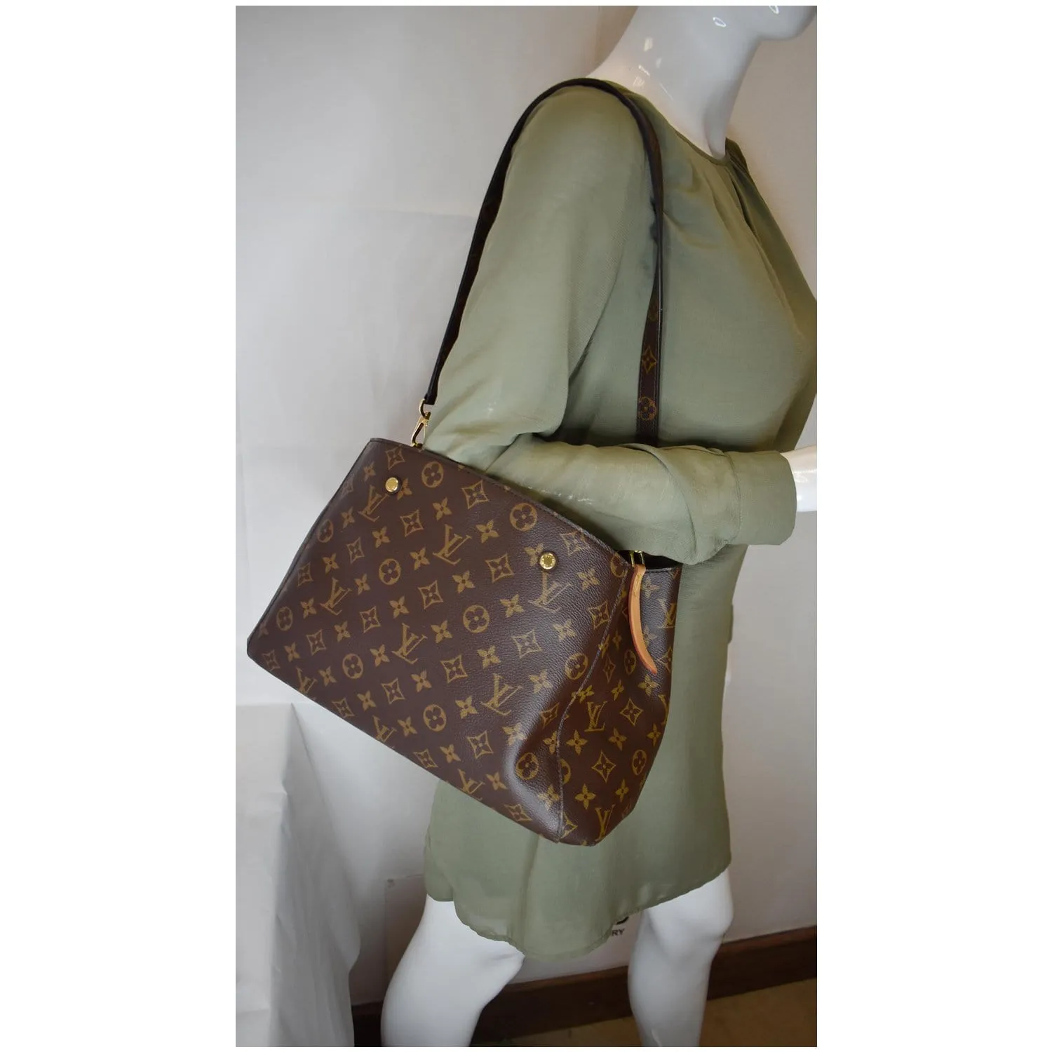 LOUIS VUITTON Montaigne MM Monogram Canvas Shoulder Bag Brown