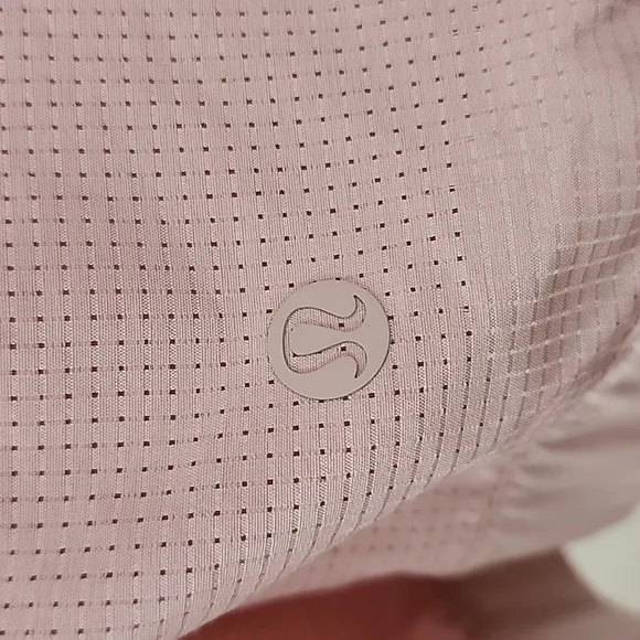 Lululemon Pack Light 1/2 Zip Pullover in Petals