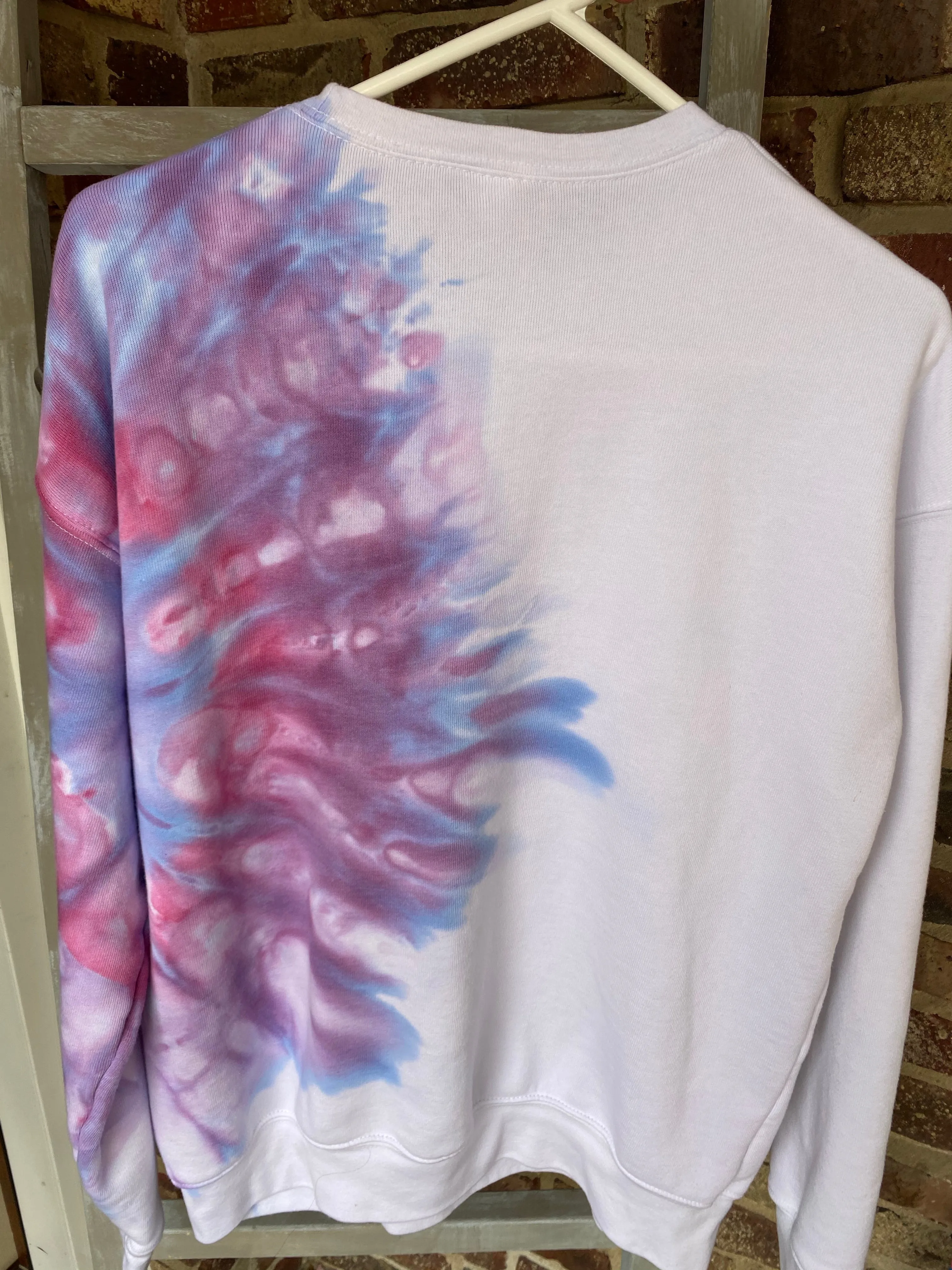 MEDIUM Lightweight Crewneck Spring Sweatshirt