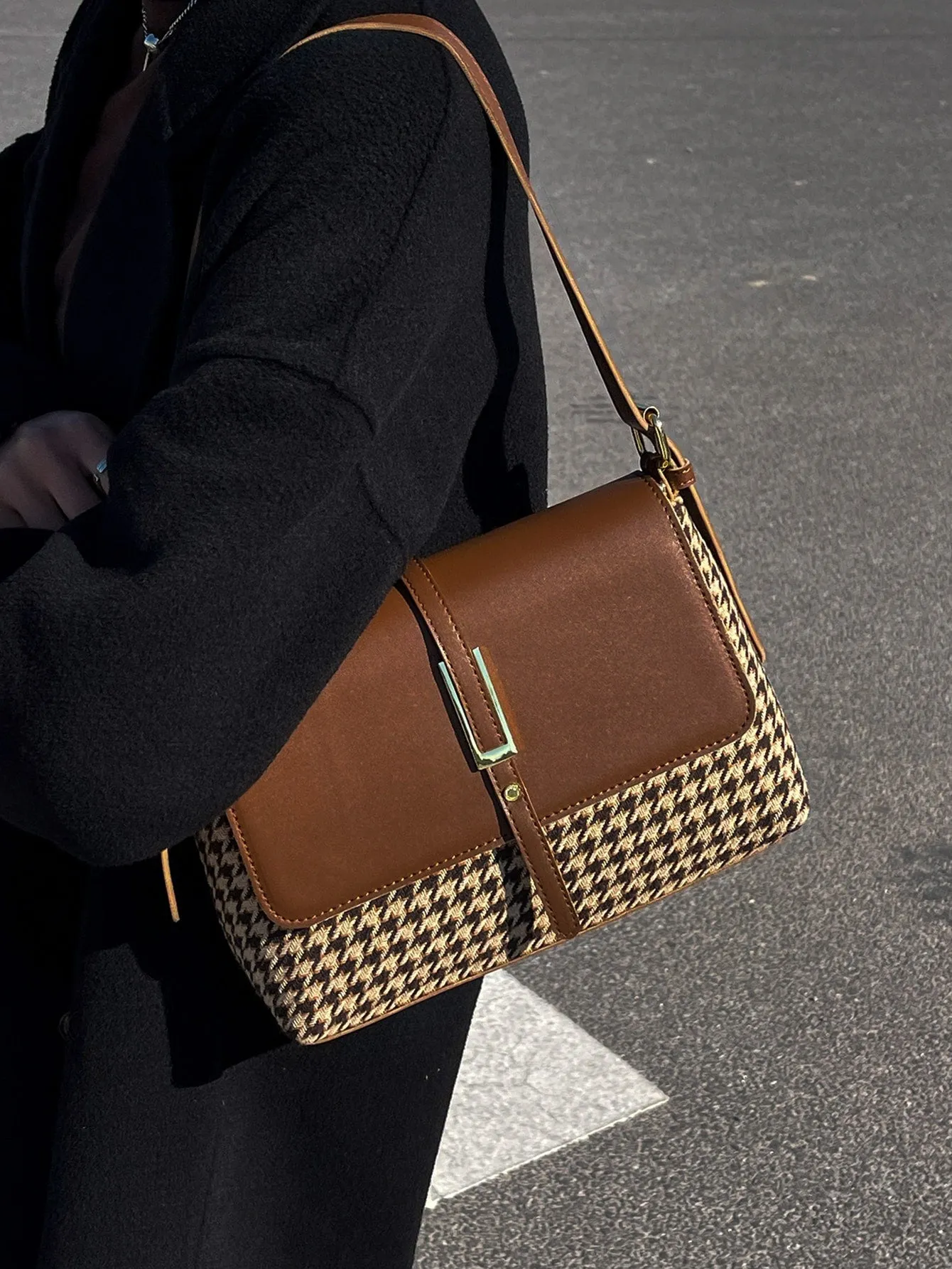 Metal Decor Houndstooth Pattern Square Bag