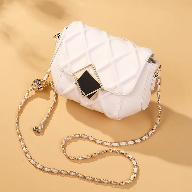 "BLACK/WHITE DIAMOND PATTERN CHAIN" BAG  UB2424