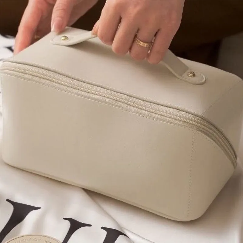(🔥Schlussverkauf🔥)Tragbare Reisekosmetiktasche aus Leder