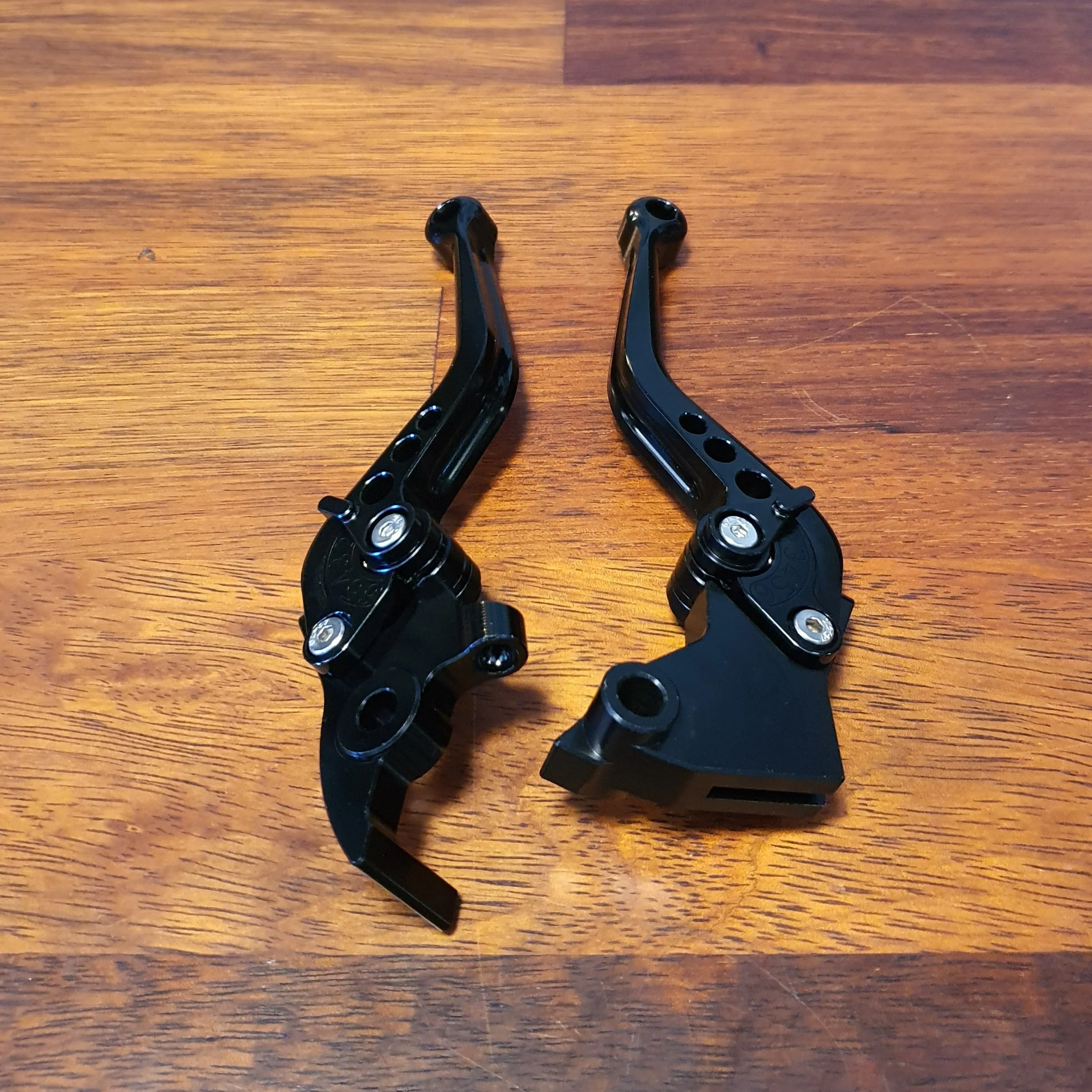 Short CNC levers for MT-07 MT-09 XSR700 XSR900 (NISSIN)