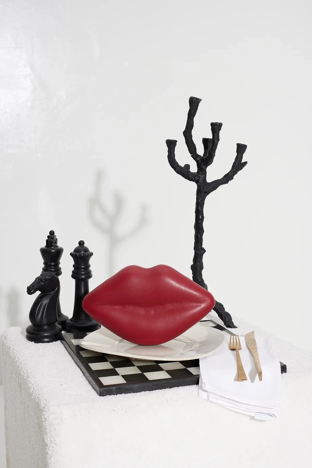 SIMONMILLER - Vegan Leather Lip Clutch - Luck my Red
