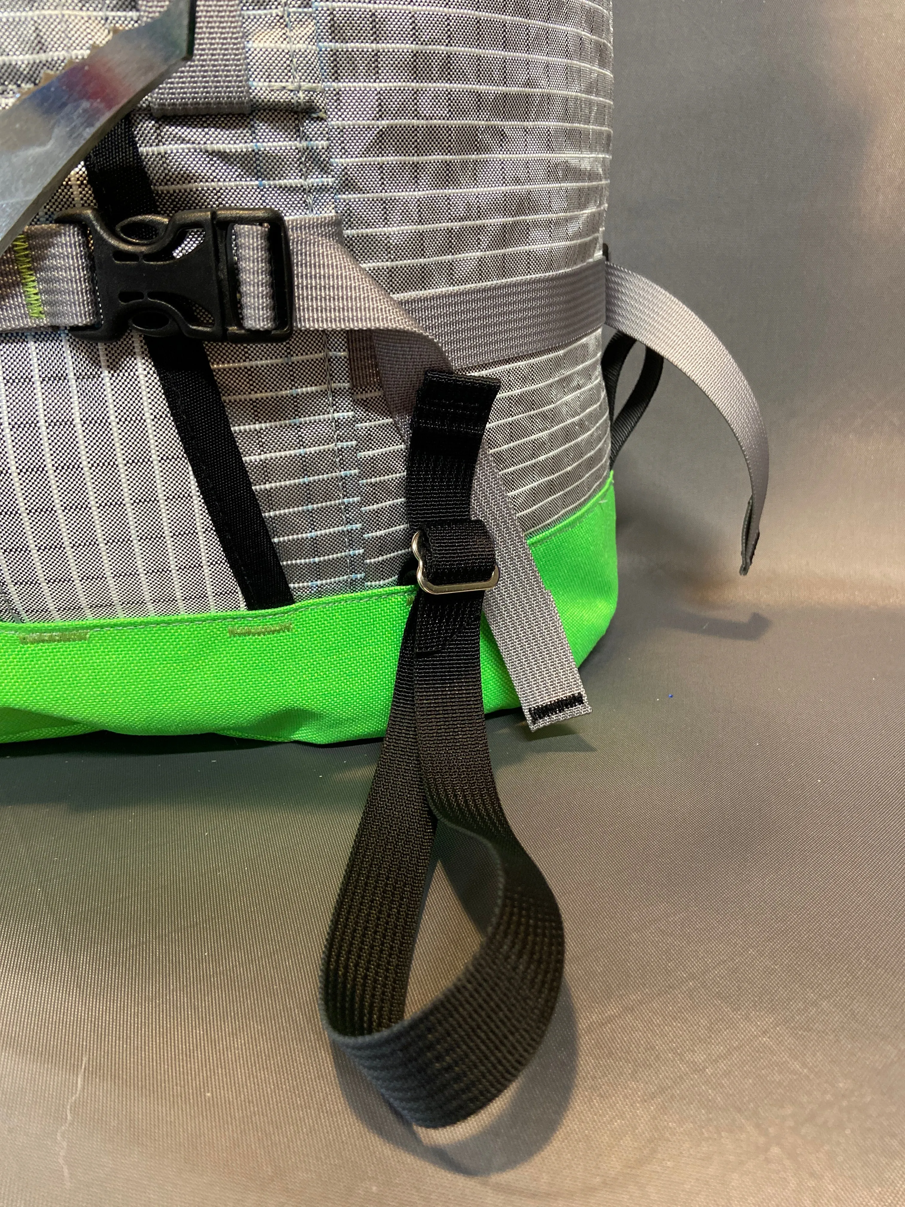 ski carry slots with voile straps