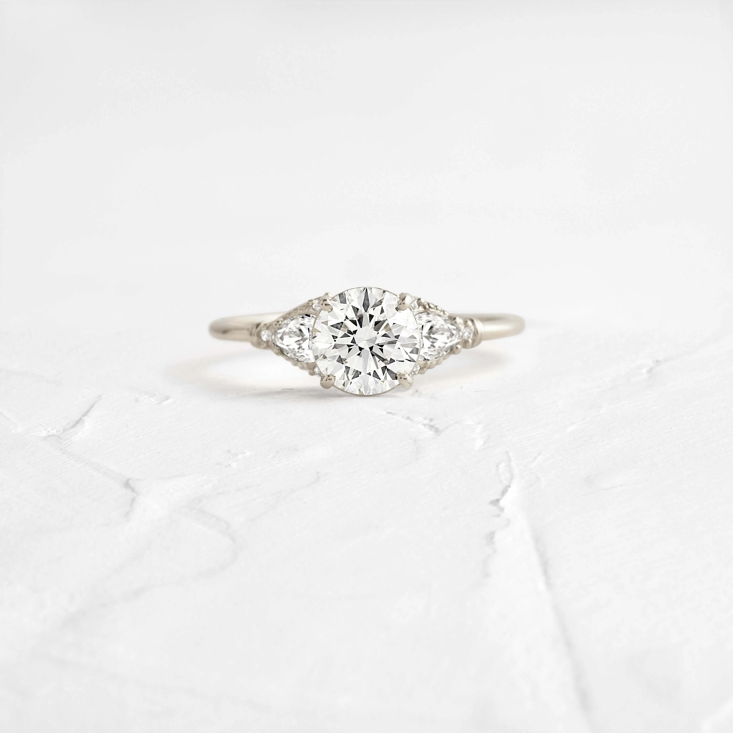 Sunlit Ring, Round Cut