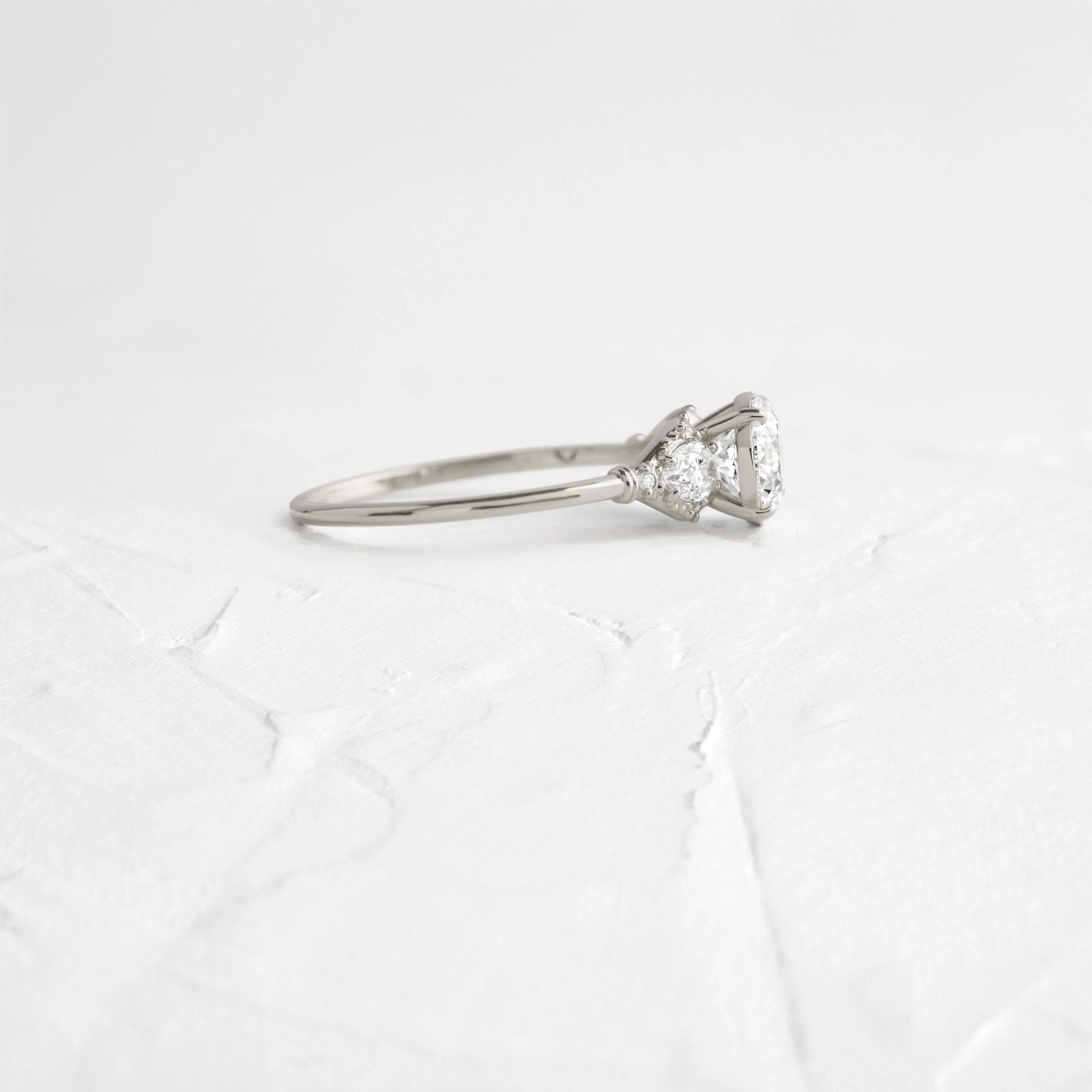 Sunlit Ring, Round Cut