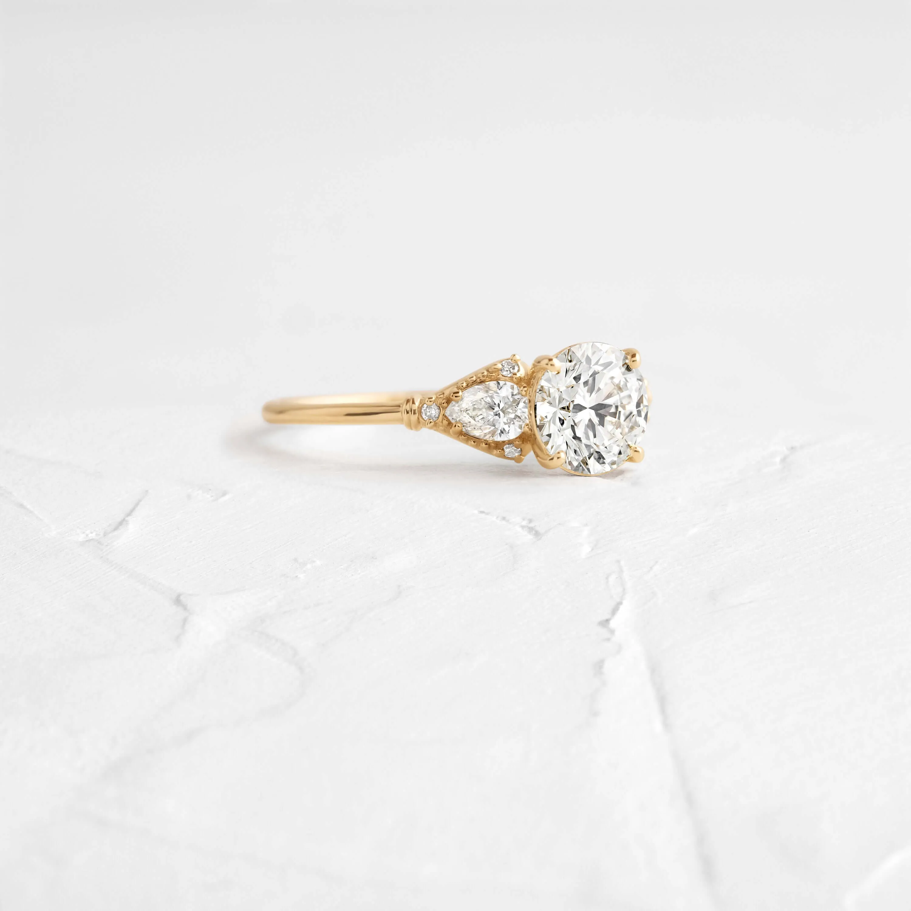 Sunlit Ring, Round Cut