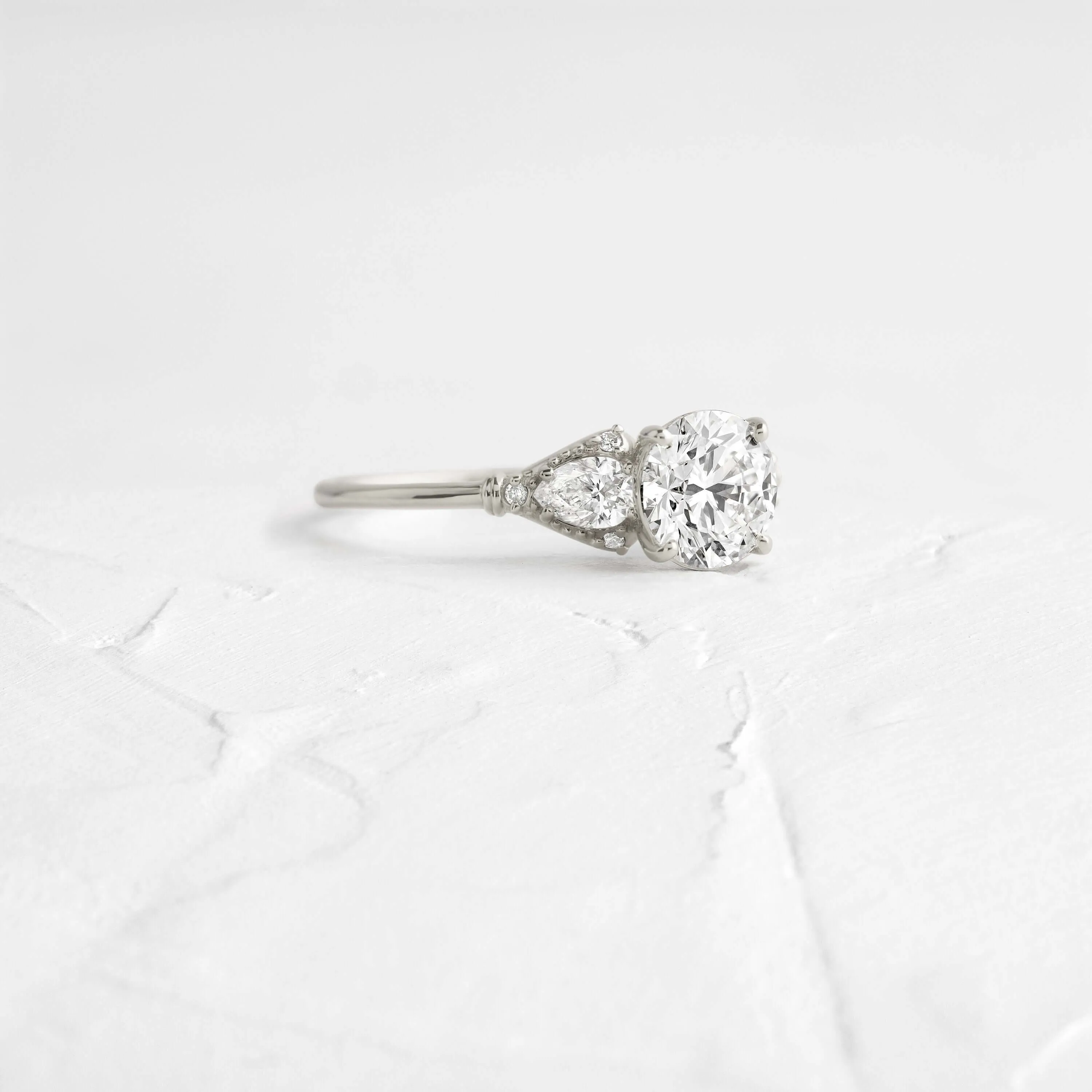 Sunlit Ring, Round Cut