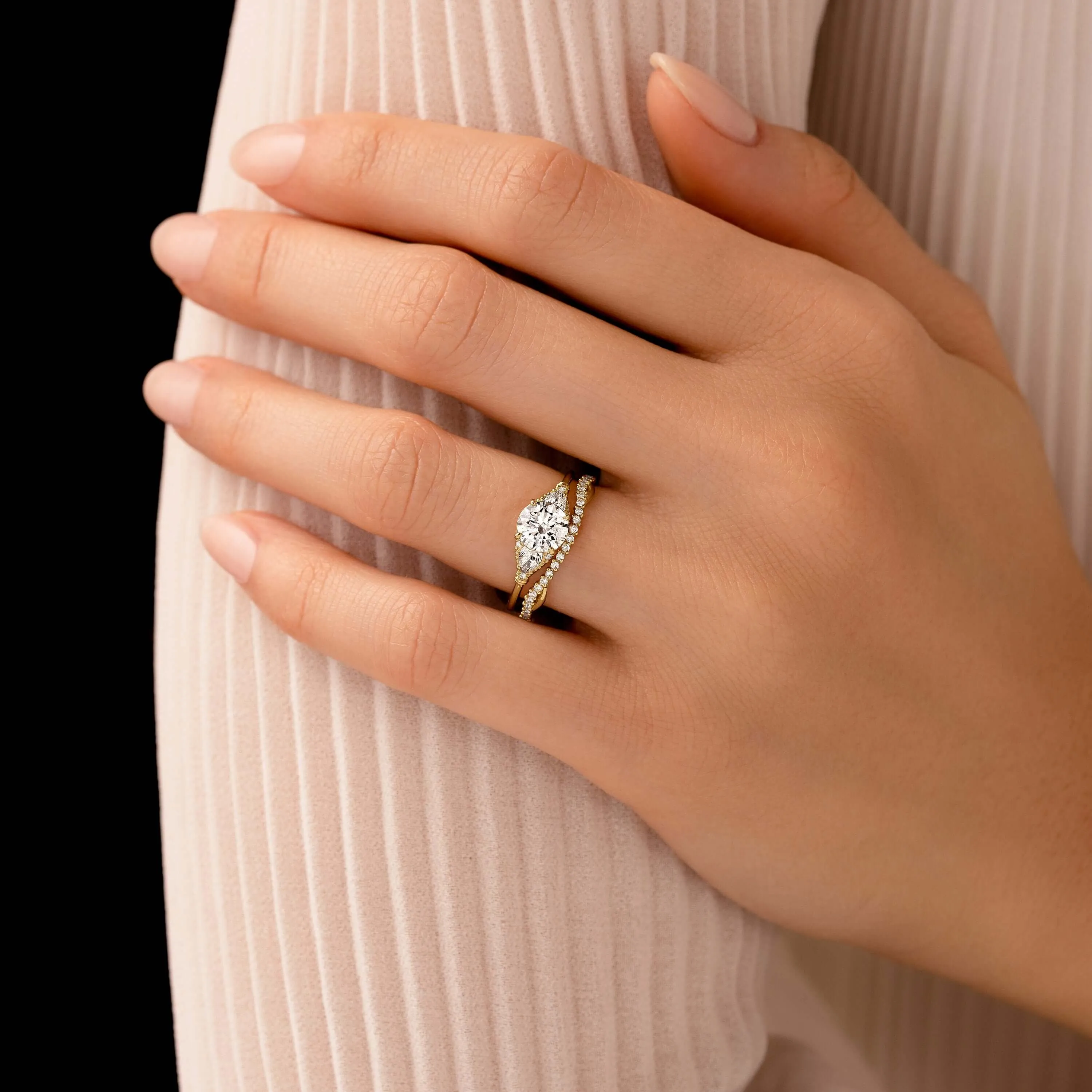 Sunlit Ring, Round Cut