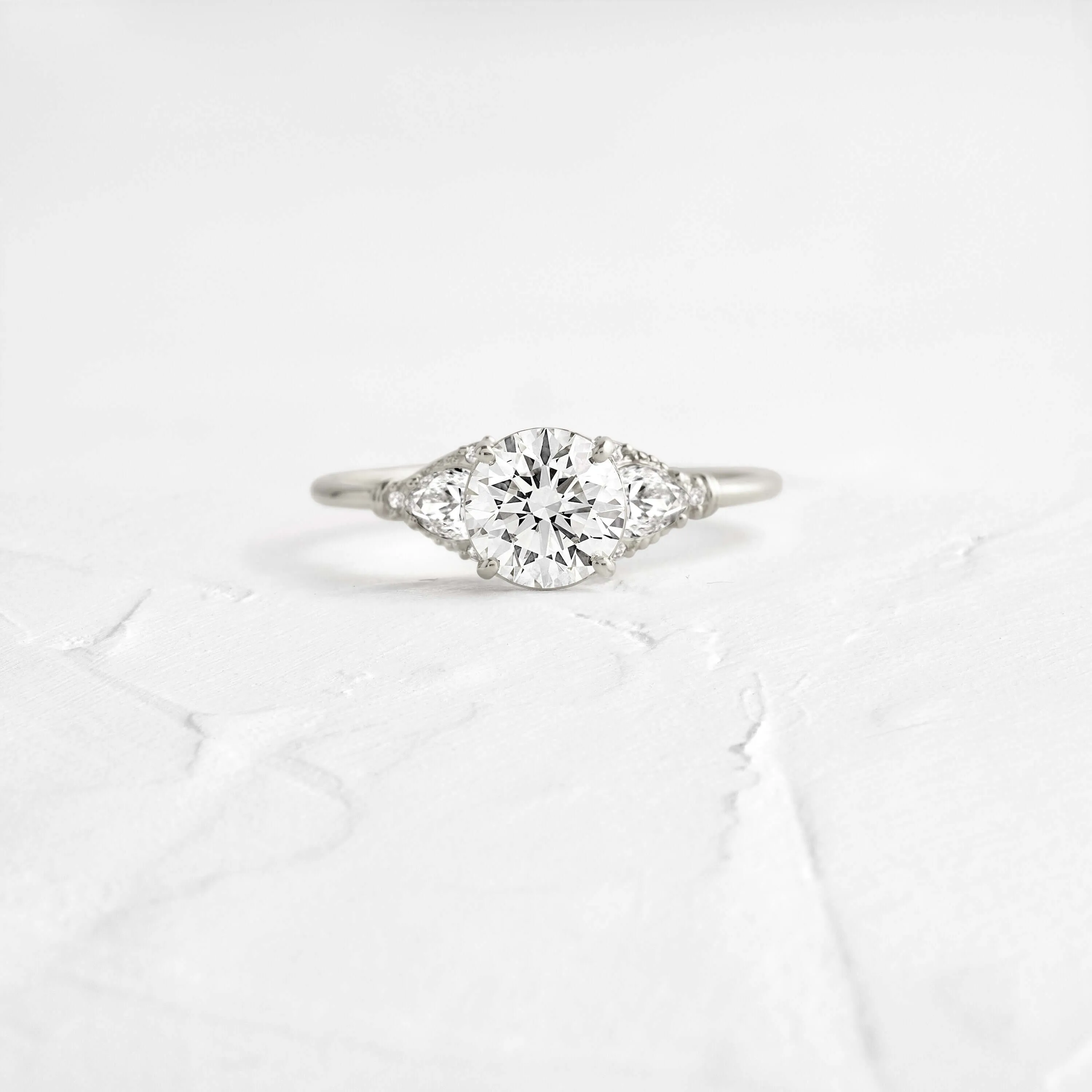 Sunlit Ring, Round Cut