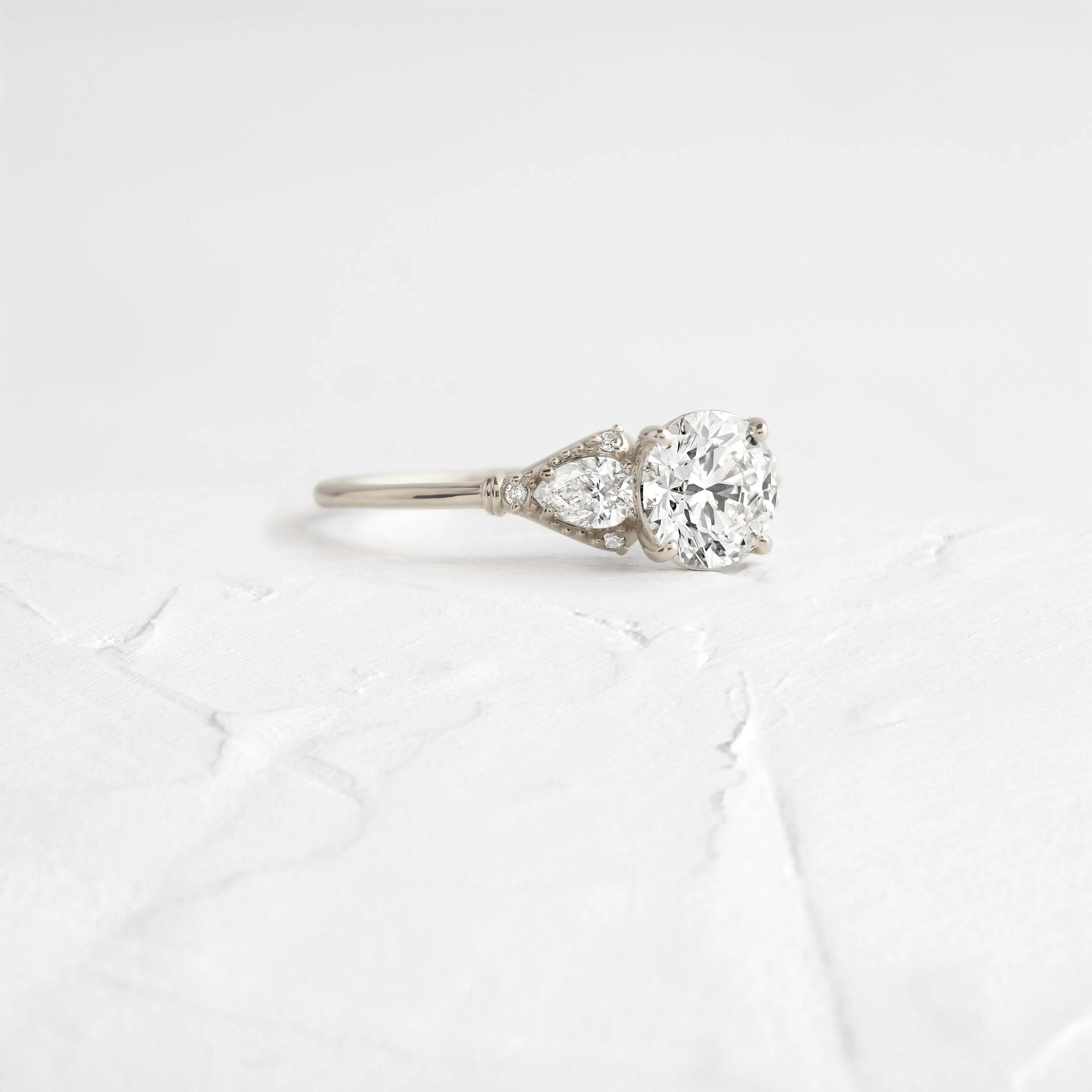 Sunlit Ring, Round Cut