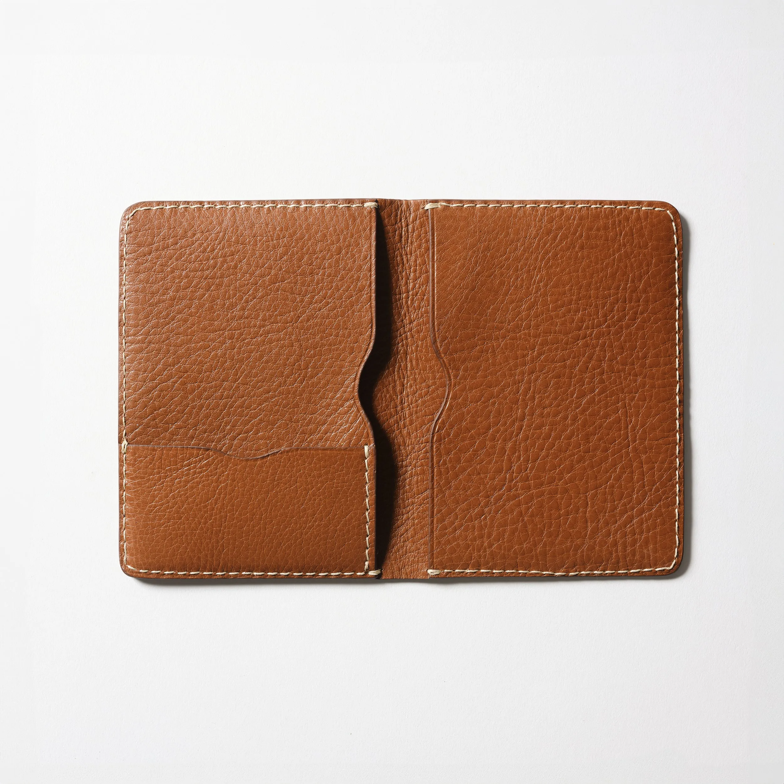 Syd Passport Wallet in Leather Brown
