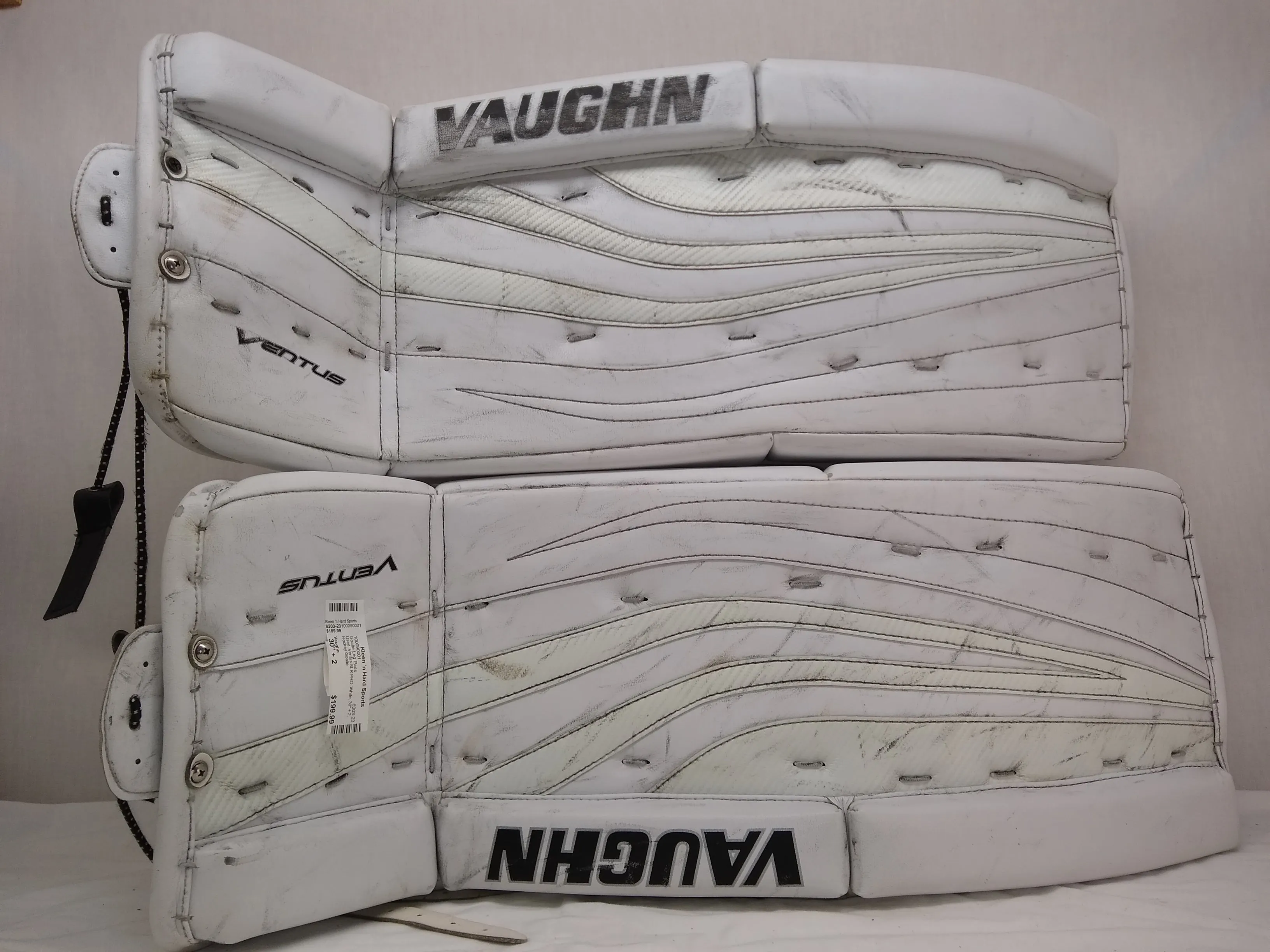 Used Vaughn Ventus SLR PRO Size 30"   2 White Hockey Goalie Goalie Leg Pads