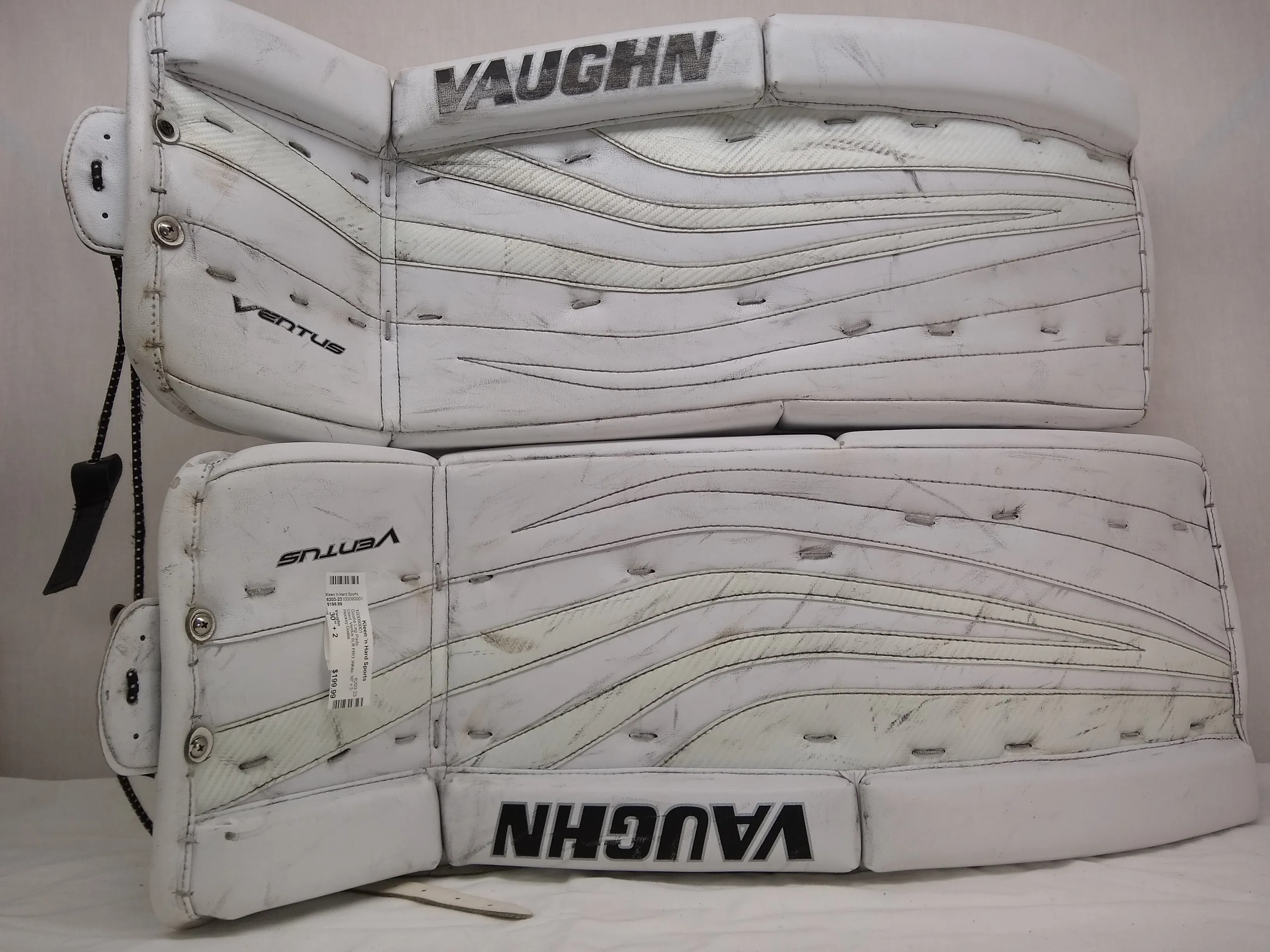 Used Vaughn Ventus SLR PRO Size 30"   2 White Hockey Goalie Goalie Leg Pads