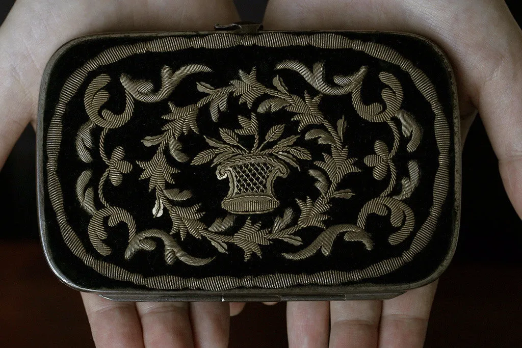 Victorian Purse with Golden Embroidery