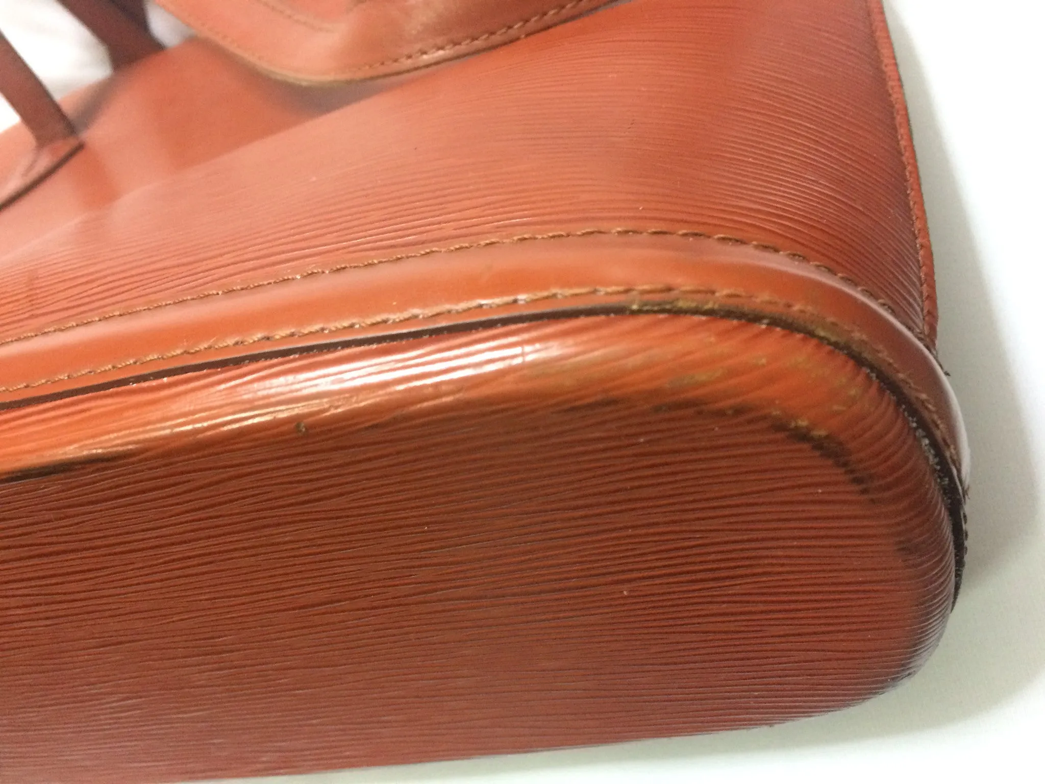 Vintage Louis Vuitton brown epi shoulder tote bag. Perfect vintage LV purse for daily use.