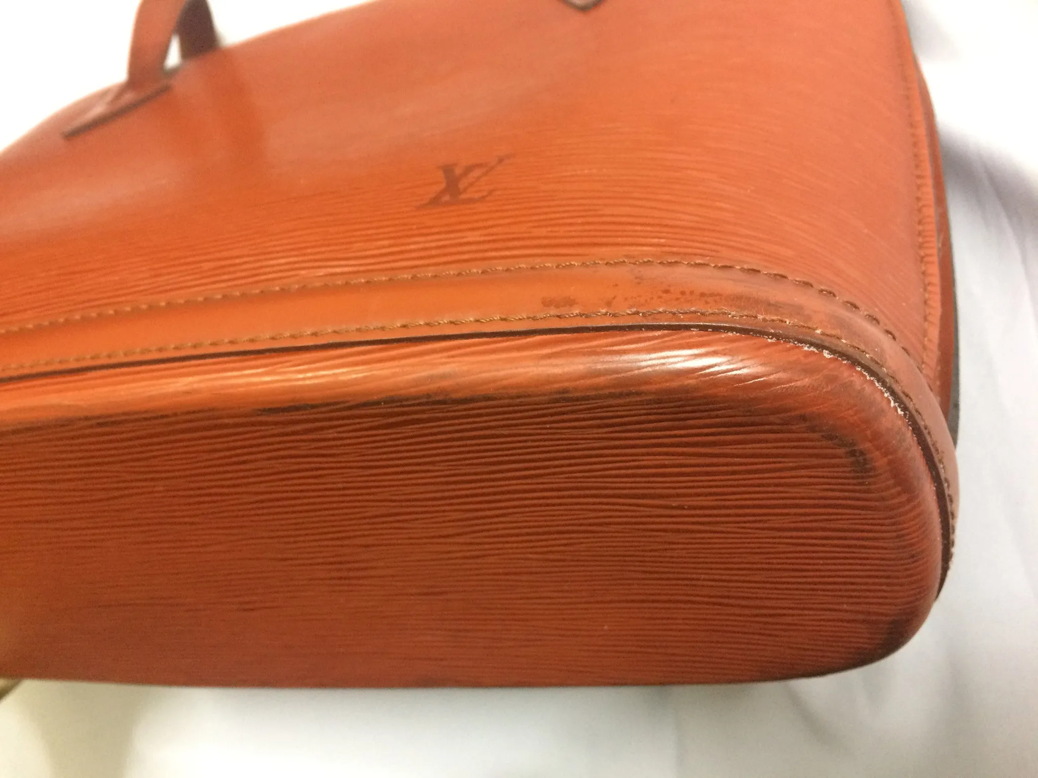 Vintage Louis Vuitton brown epi shoulder tote bag. Perfect vintage LV purse for daily use.
