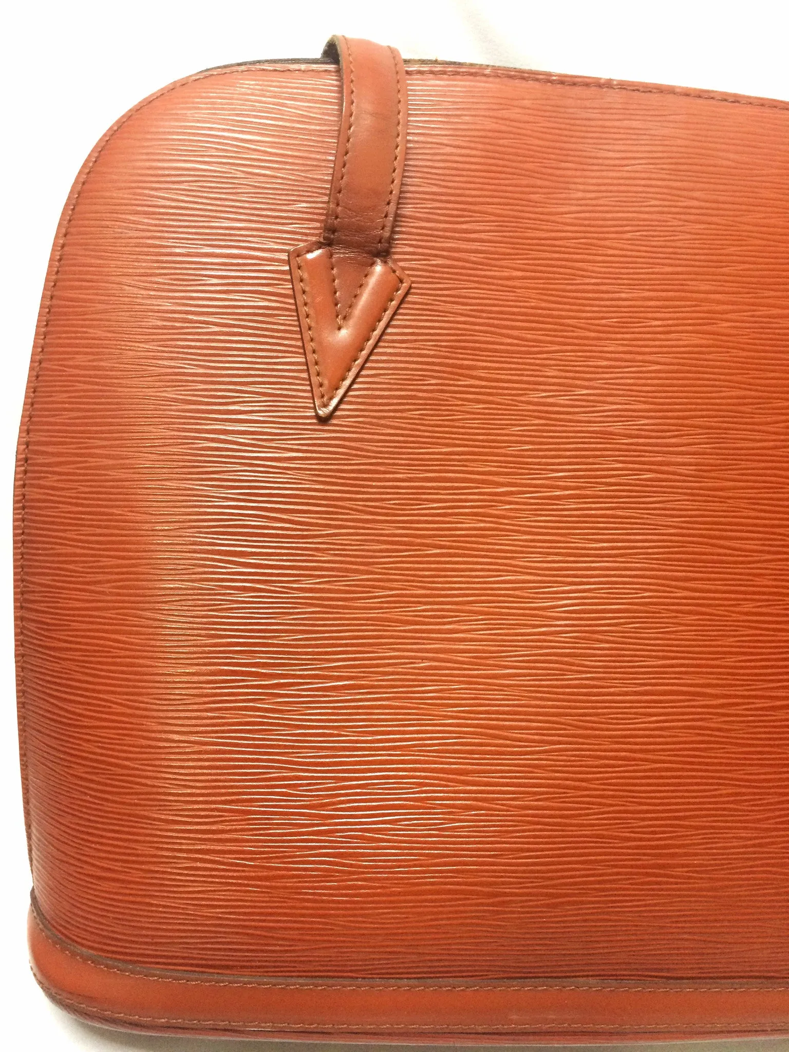 Vintage Louis Vuitton brown epi shoulder tote bag. Perfect vintage LV purse for daily use.