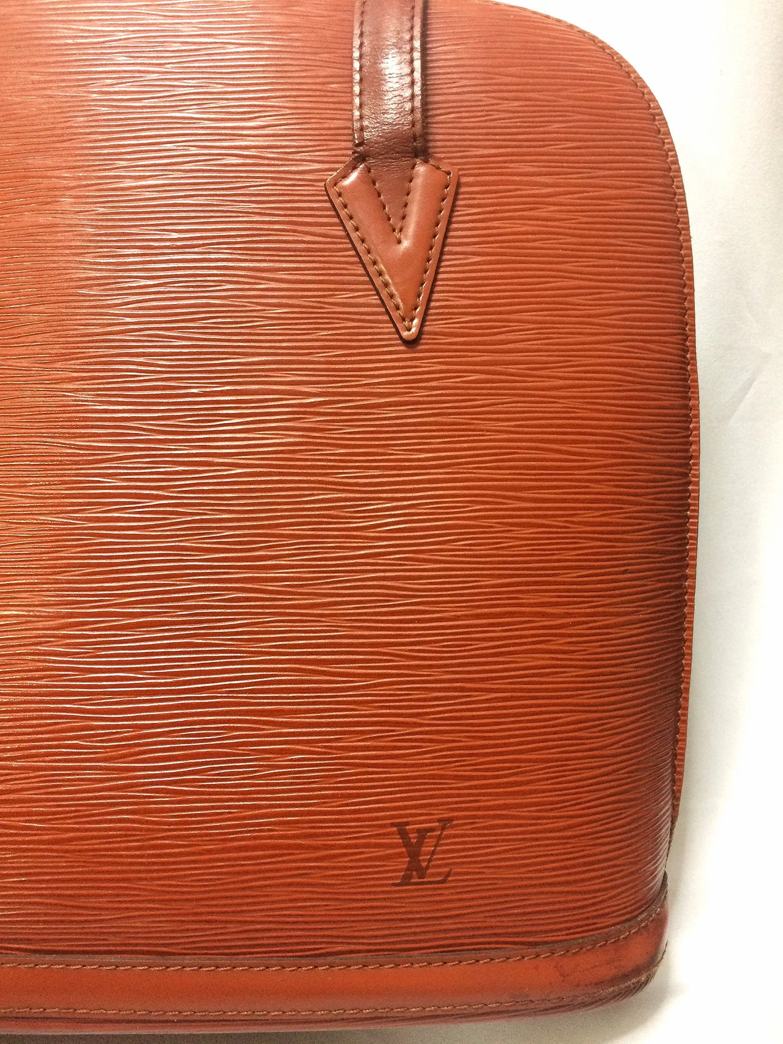 Vintage Louis Vuitton brown epi shoulder tote bag. Perfect vintage LV purse for daily use.