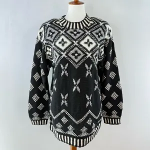 Vintage New York Style Black and White Sweater with Geometric Pattern Size M