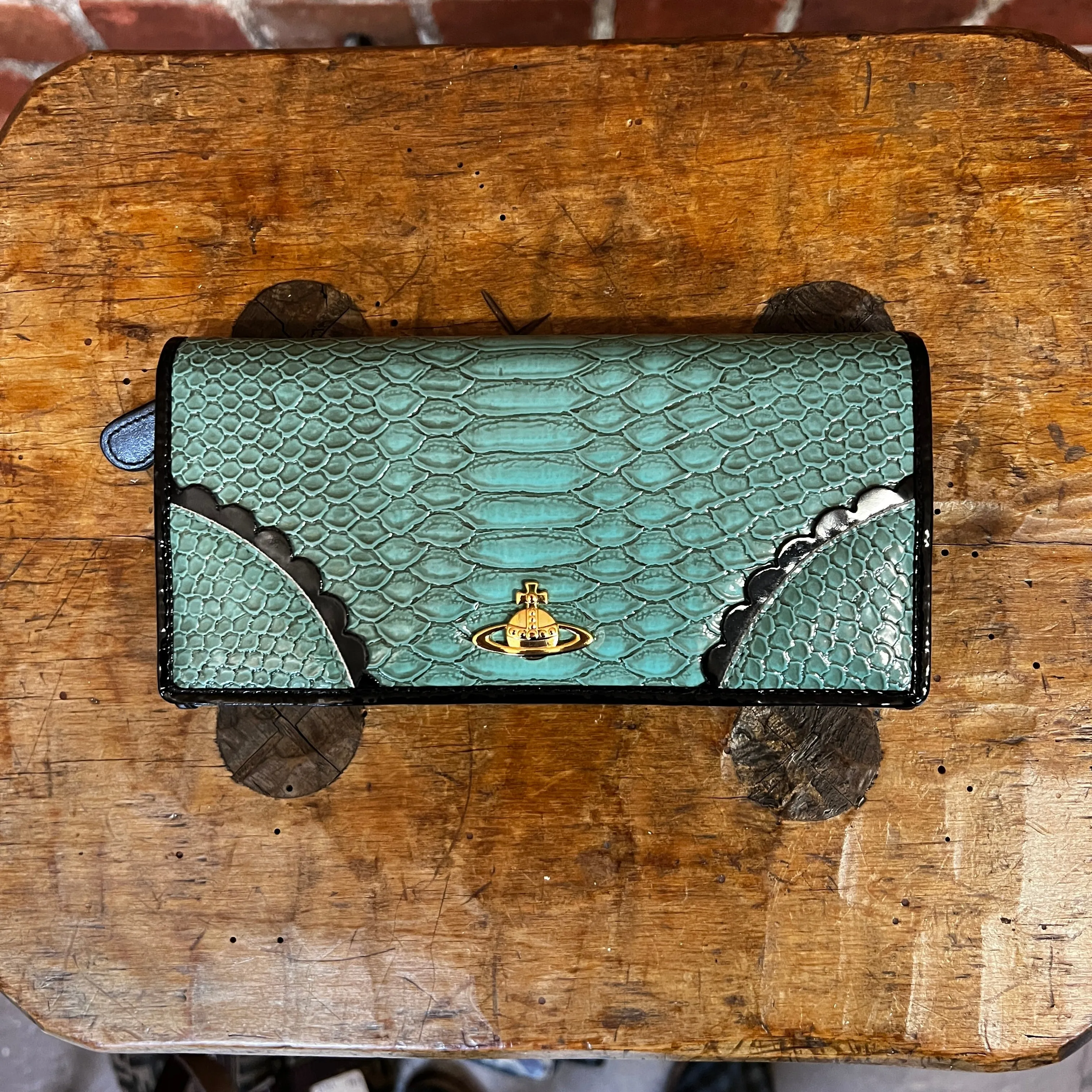 VIVIENNE WESTWOOD patent leather wallet