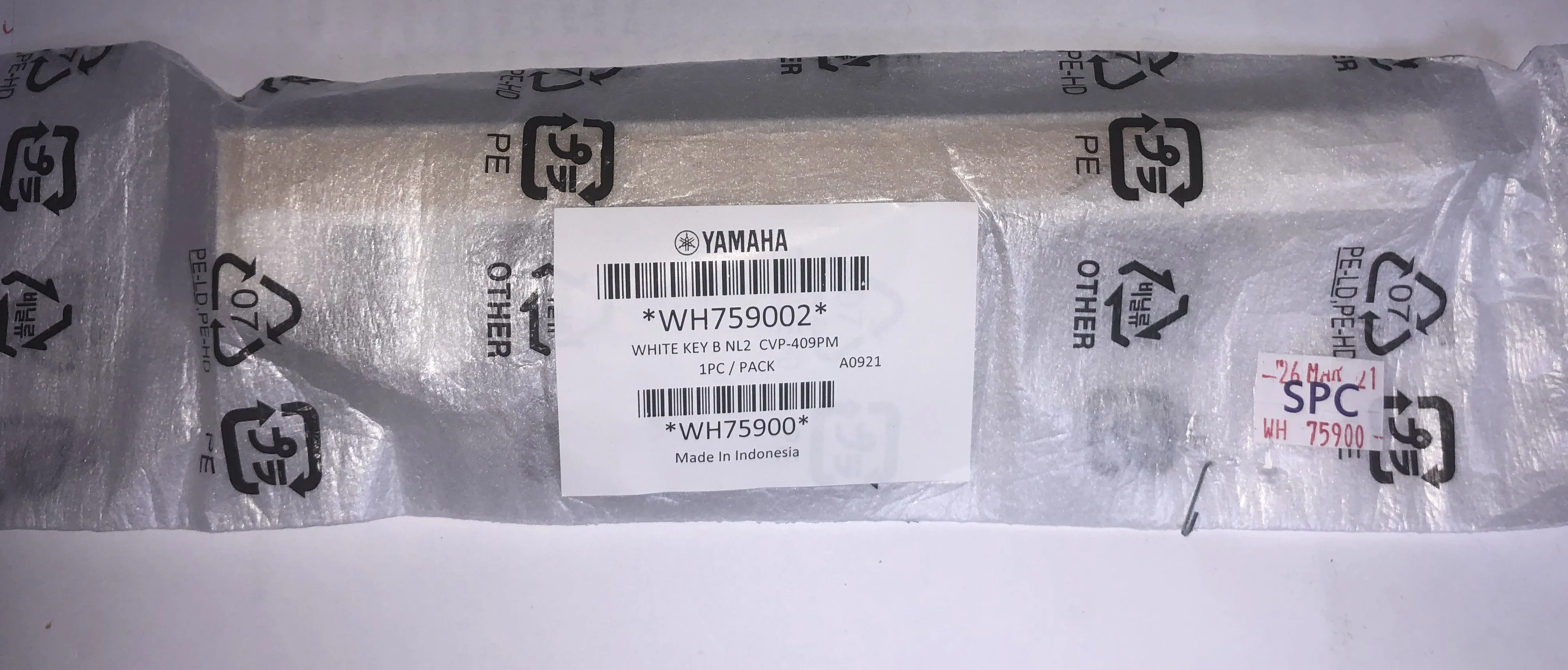 WH759002  Clavinova B key for NL2 wood faced key