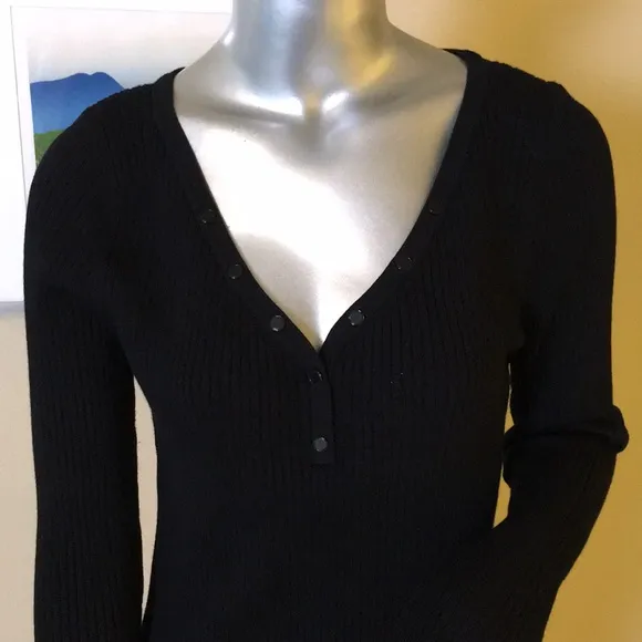 WHBM | Ribbed Snap-Front Henley Black