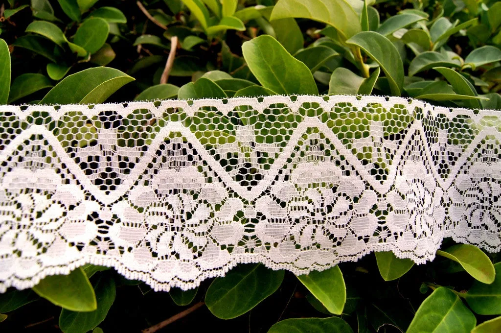 Zig Zag Floral Scalloped Off White Lace Trim 3⅛" wide