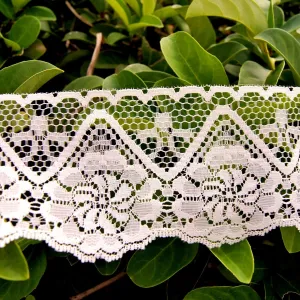 Zig Zag Floral Scalloped Off White Lace Trim 3⅛" wide